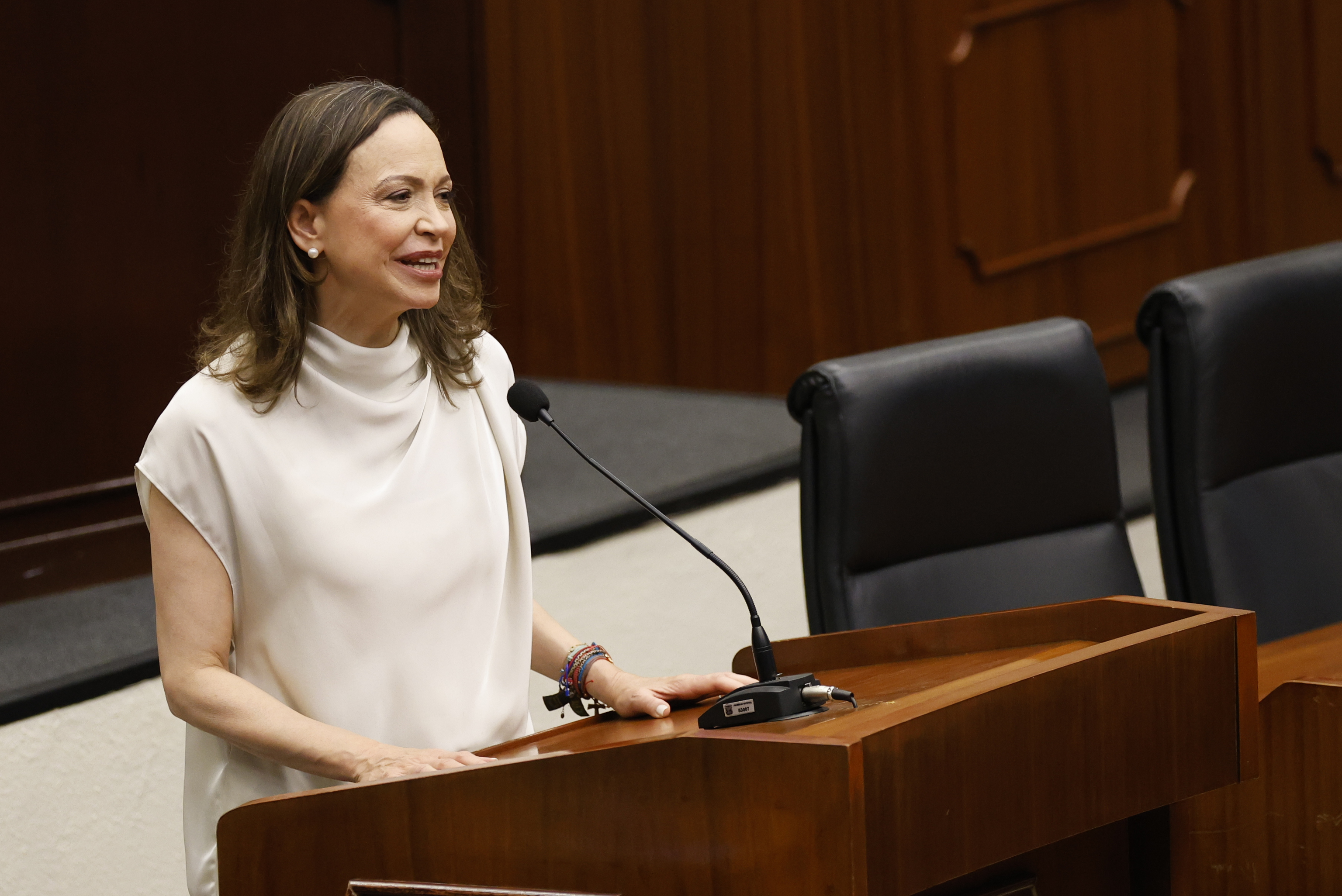 María Corina insiste en regresar a Venezuela para forjar un acuerdo con los militares