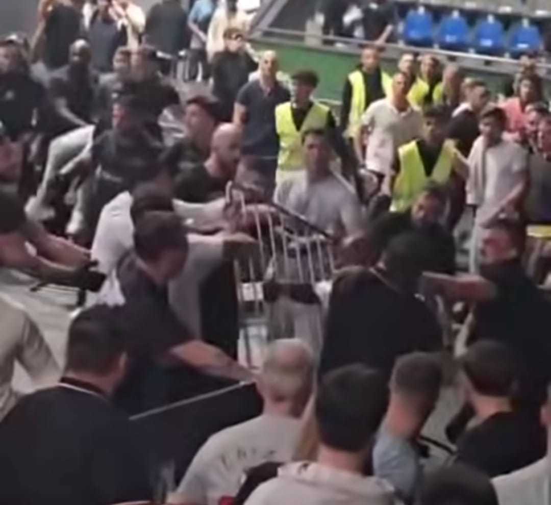 El Europeo de boxeo en Boadilla acaba con más golpes (y sillas volando) fuera del ring: una polémica decisión arbitral desemboca en batalla campal