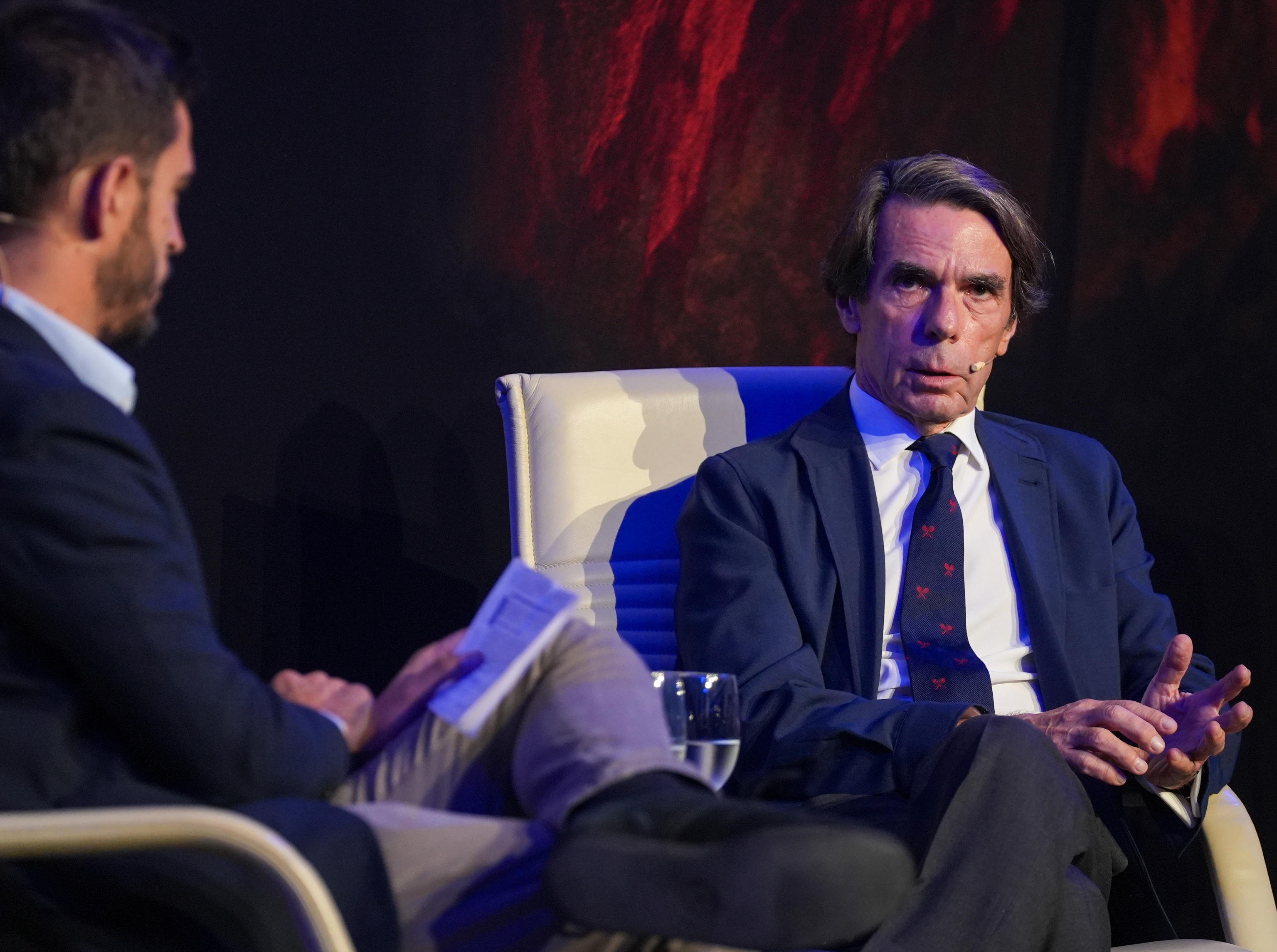 Aznar: "Si Pedro Sánchez puede formar gobierno tras las elecciones del 29 de noviembre, la Monarquía se terminaría"