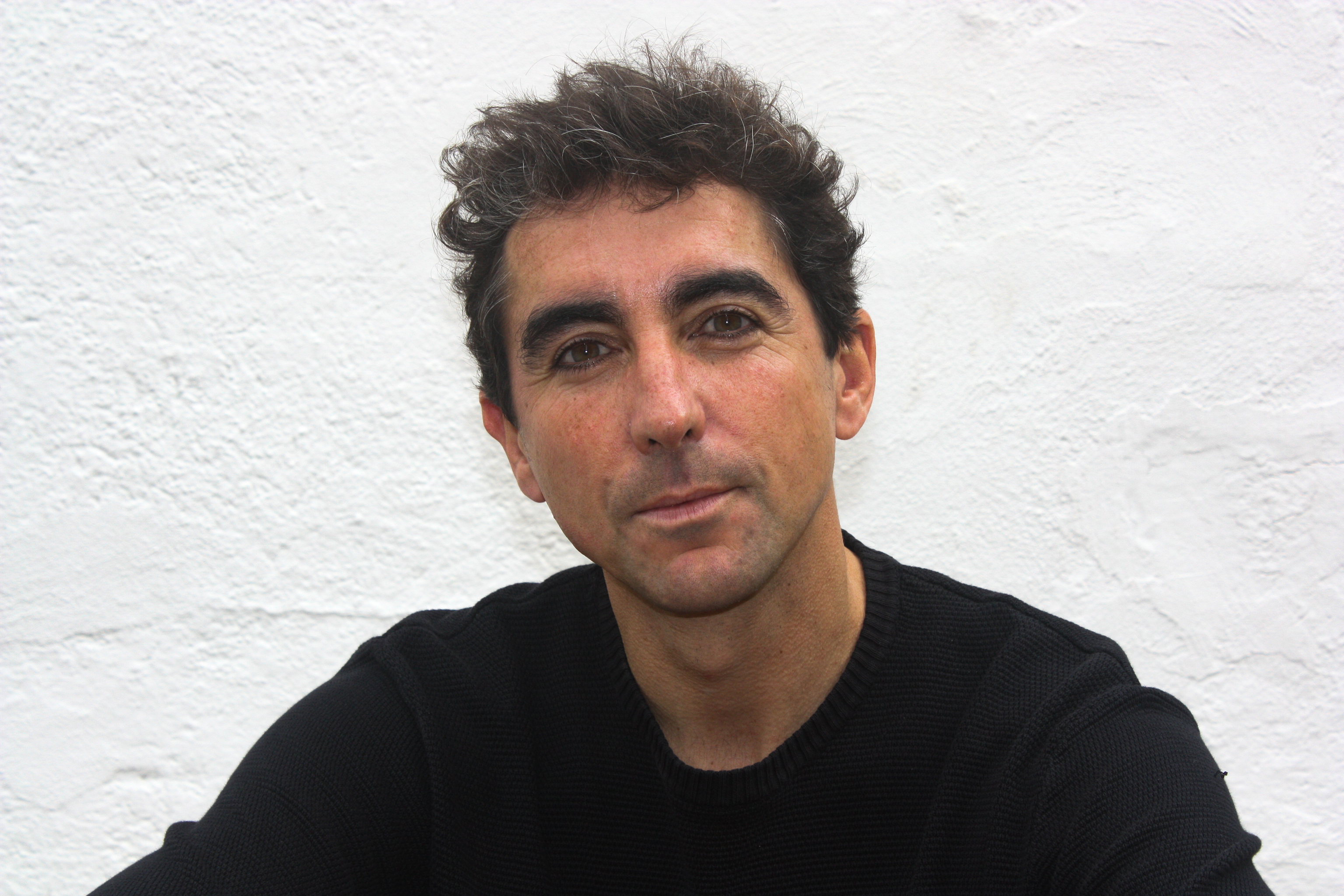 José González, psicólogo especializado en duelo: "Cuando te permites conectar con el llanto sin cortocircuitarlo, el tiempo que estás triste es muy breve"
