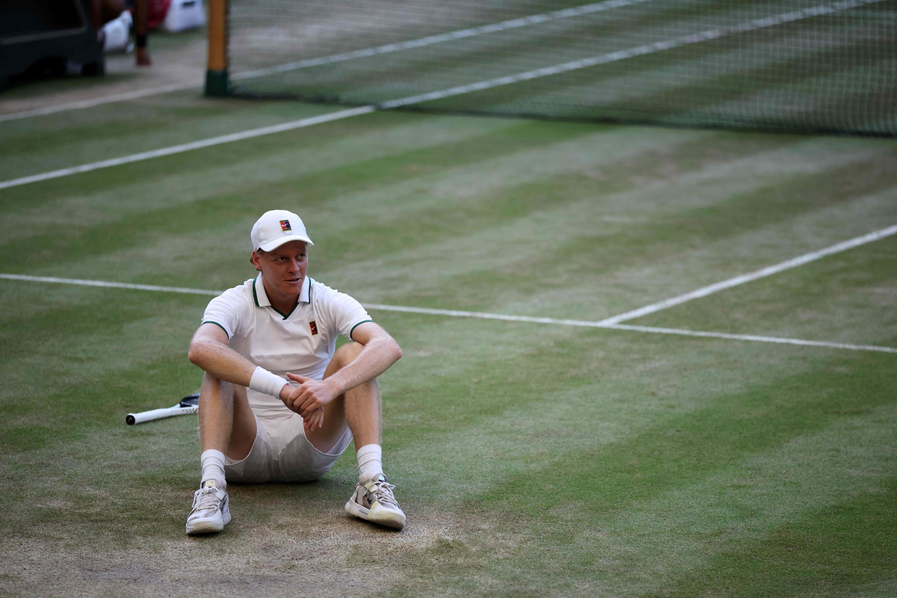 Jannik Sinner, número 1 del mundo, da por terminada la temporada por una lesión en una rodilla