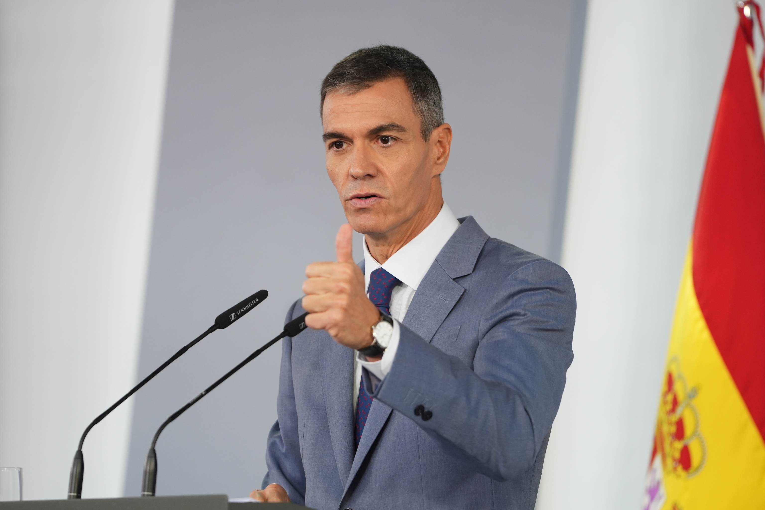 Sánchez arranca la precampaña pidiendo el voto desde La Moncloa parapetándose en la vivienda: "Una mayoría más rotunda para intervenir el mercado"