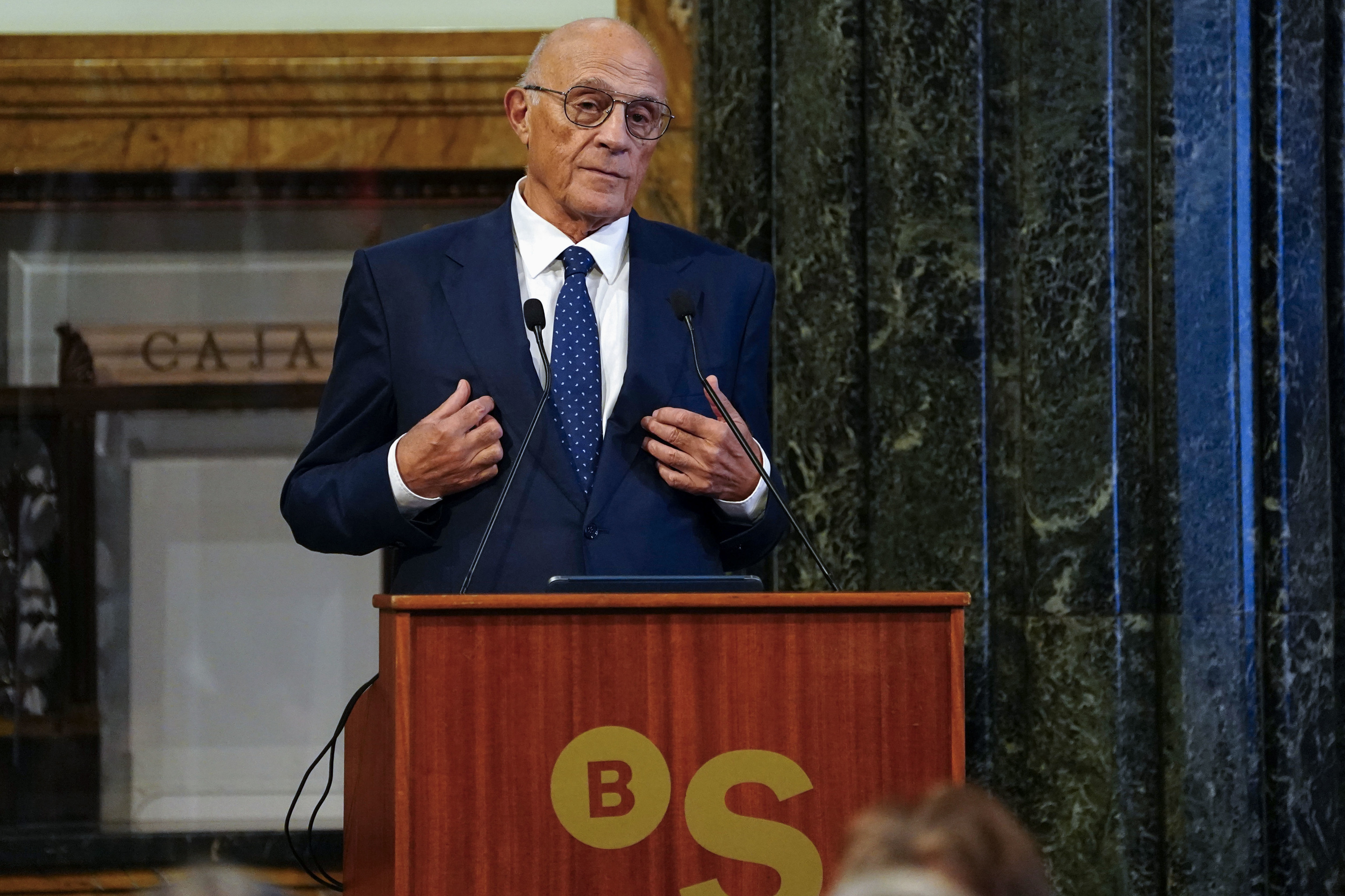 El francés BPCE era el 'tapado' en la guerra contra el BBVA y pacta ahora ser el primer accionista del Sabadell con apoyo de Cuerpo e Illa