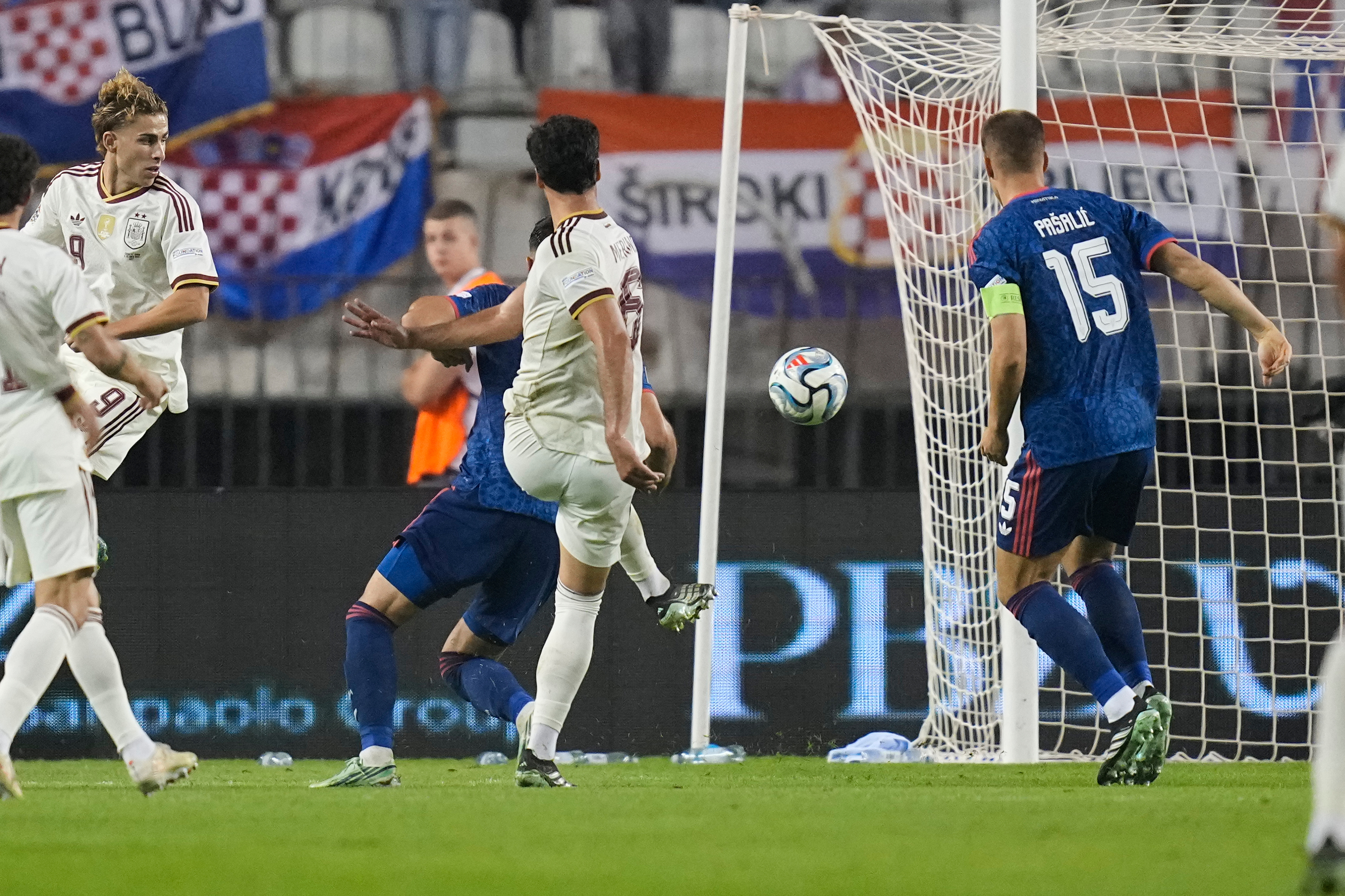Merino, el hombre con el "don del gol": "Tiene categoría para jugar siempre, pero así le estamos sacando partido"