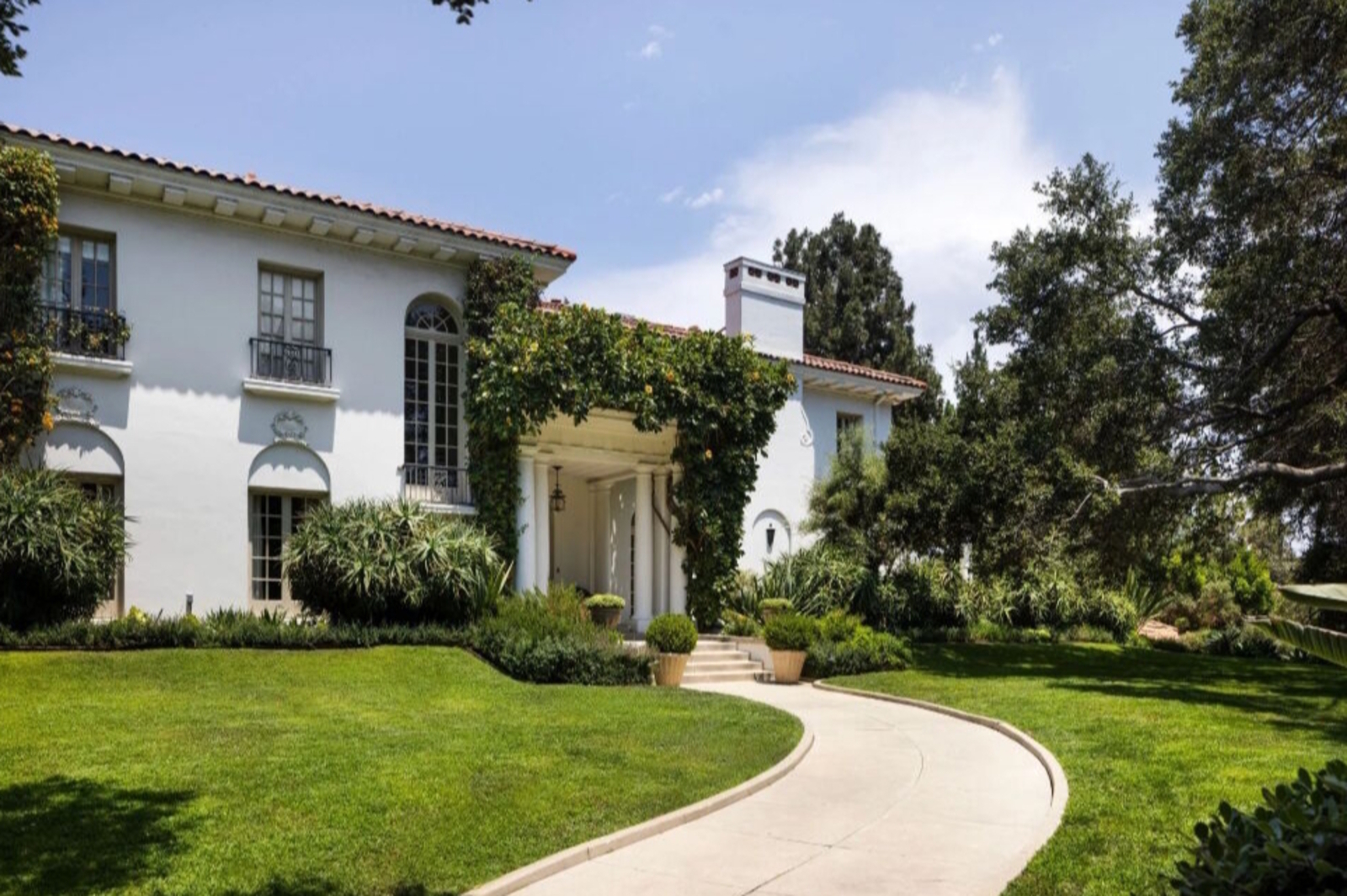 Madonna compra la mansión de Angelina Jolie por 19 millones: todos los detalles de la venta y de la histórica vivienda