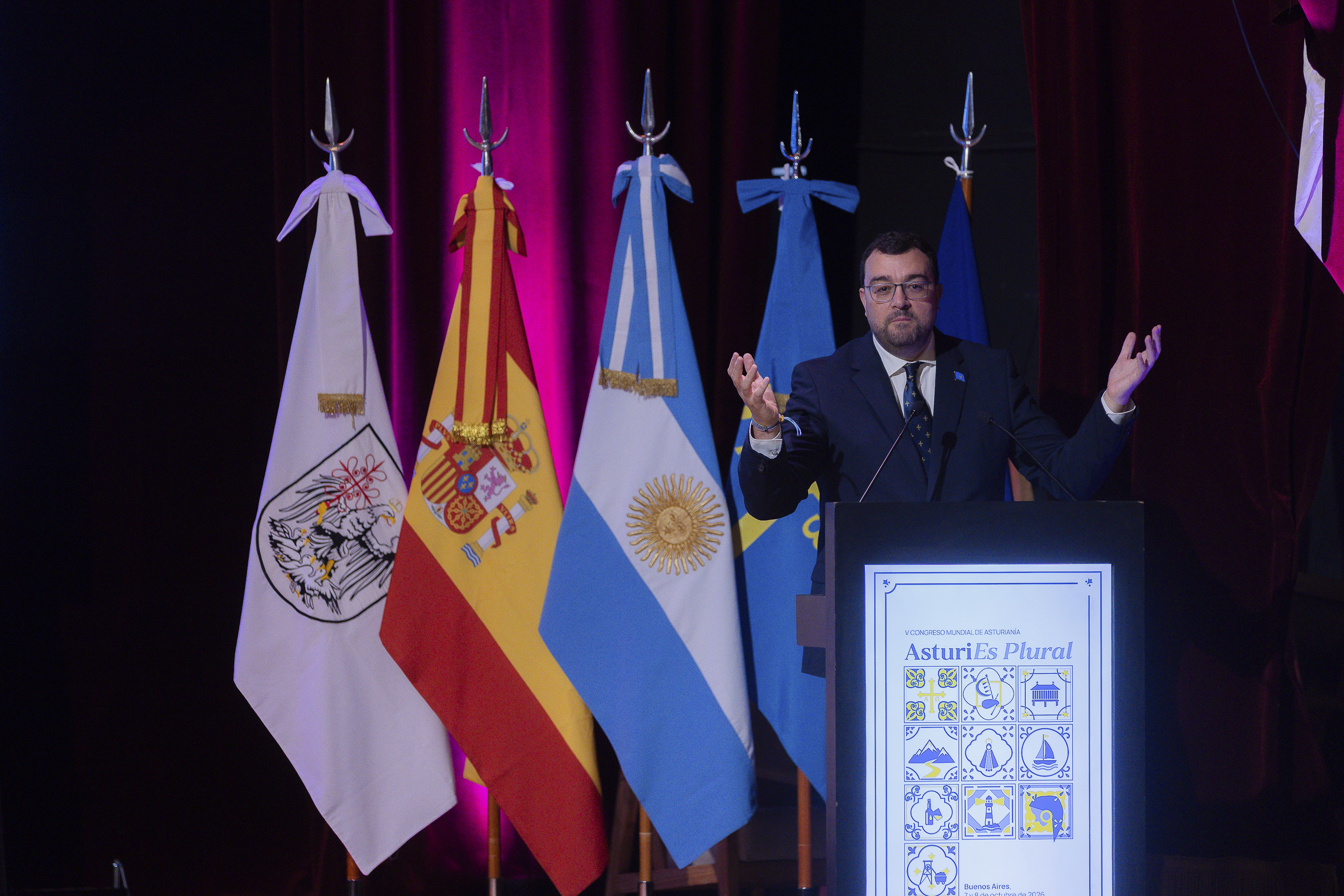 Barbón lleva la campaña a América para conectar con 143.000 votantes en plena polémica por la 'ley de nietos'