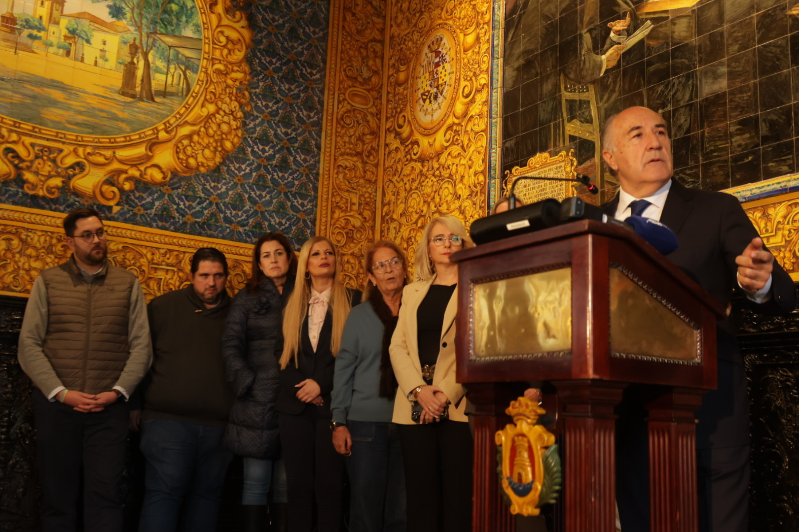 El alcalde de Algeciras, denunciado ante el Supremo por una militante del PP por dos presuntas agresiones sexuales cometidas en su centro médico y el Ayuntamiento