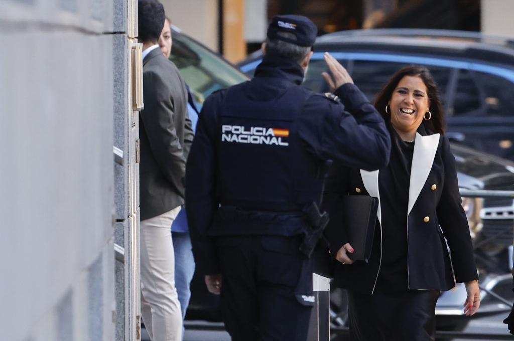 La juez Biedma declara en la Audiencia Nacional que se sintió "angustiada" cuando detectó vigilancias en el colegio de sus hijos