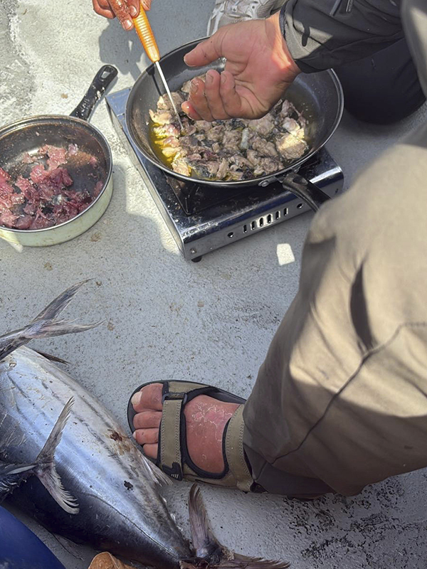 La nueva vida de los narcos en alta mar, con lanchas desde Italia y cocineros a bordo: "Nos pone la tostada y nos guisa lo que pescamos"