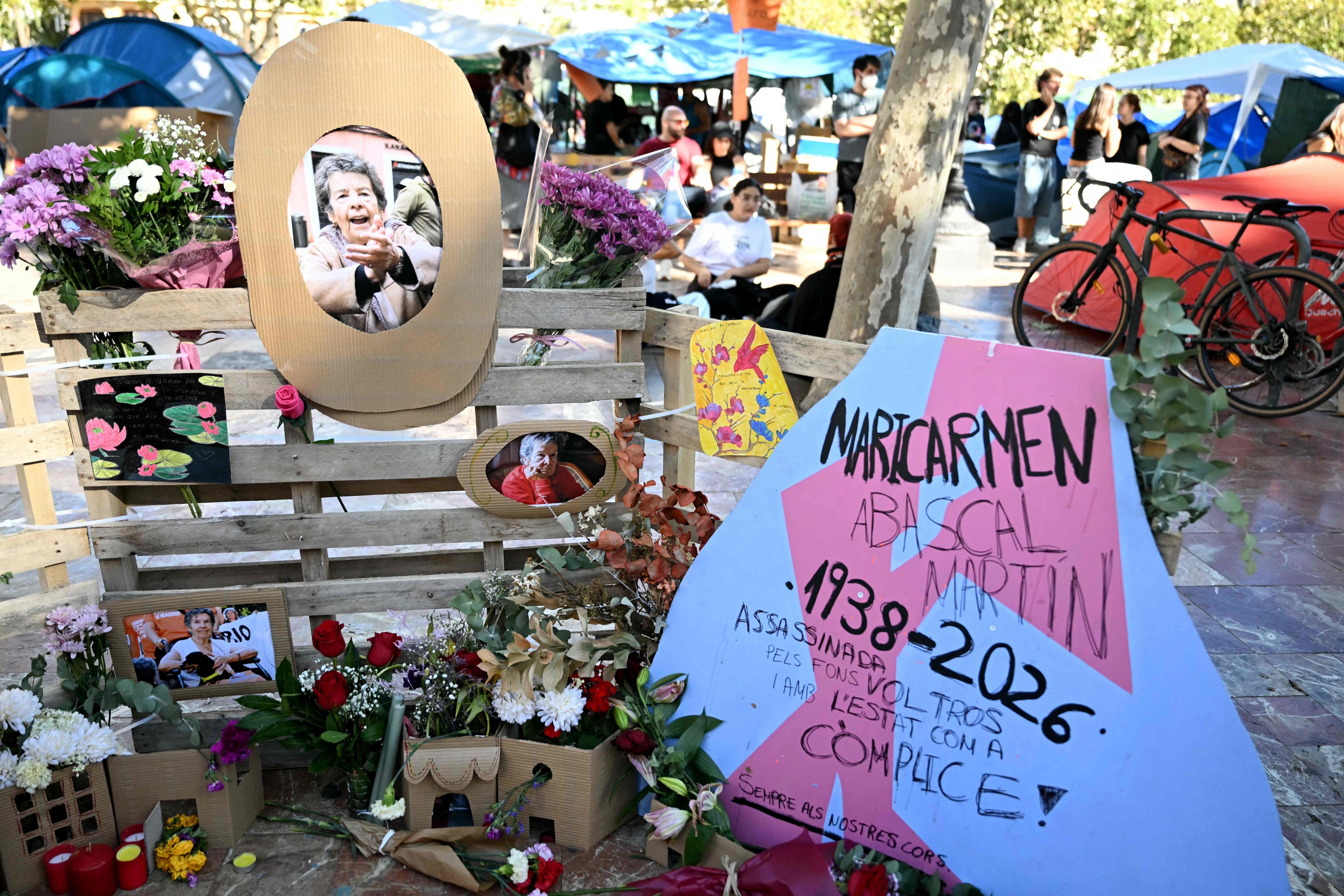 'Herriko' acampada sobre las cloacas