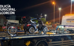La Policía Municipal de Alcorcón interviene un curioso ciclomotor con remolque que circulaba sin matrícula ni seguro