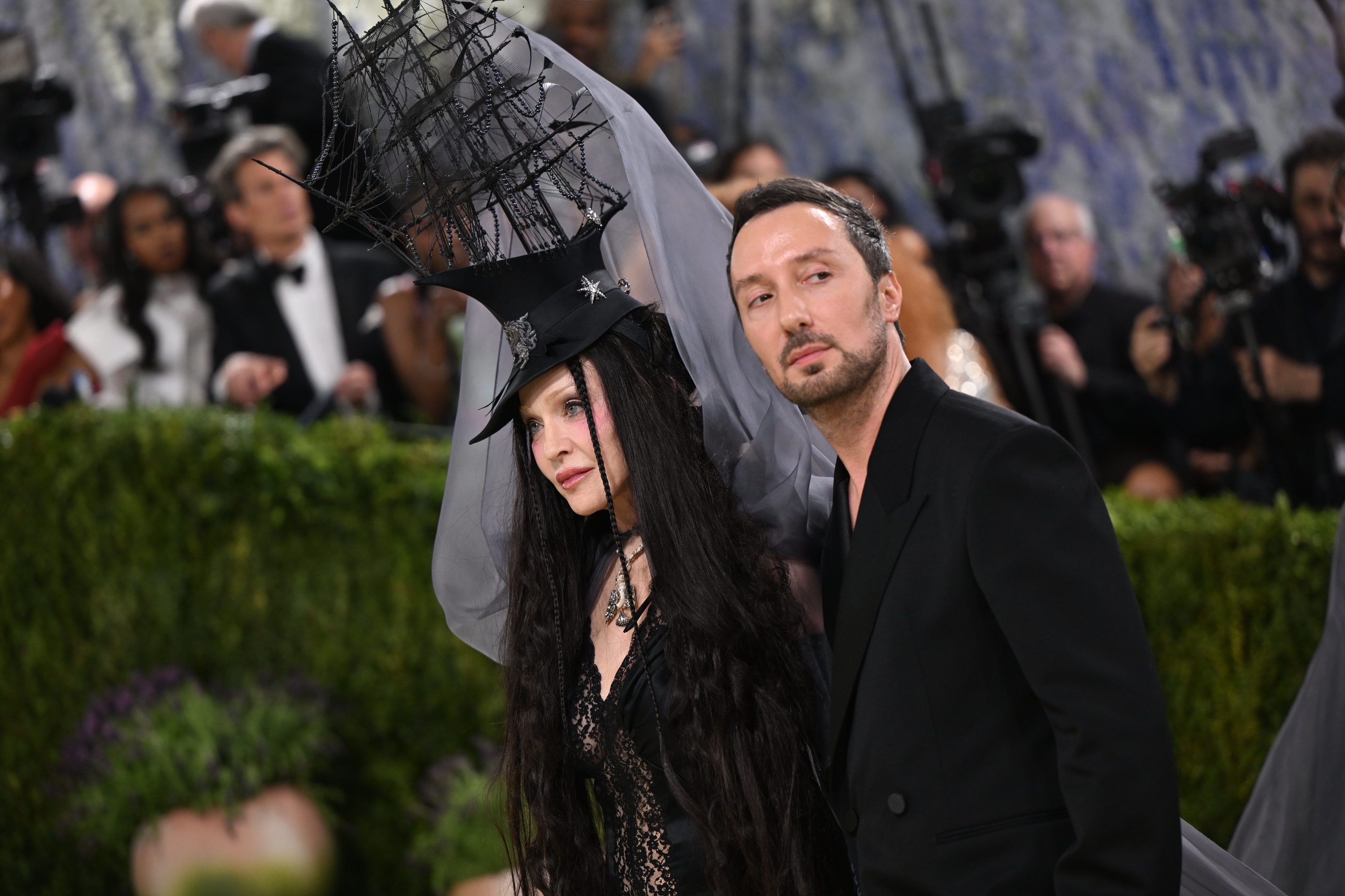 El diseñador Anthony Vaccarello abandona Saint Laurent después de 10 años de éxitos