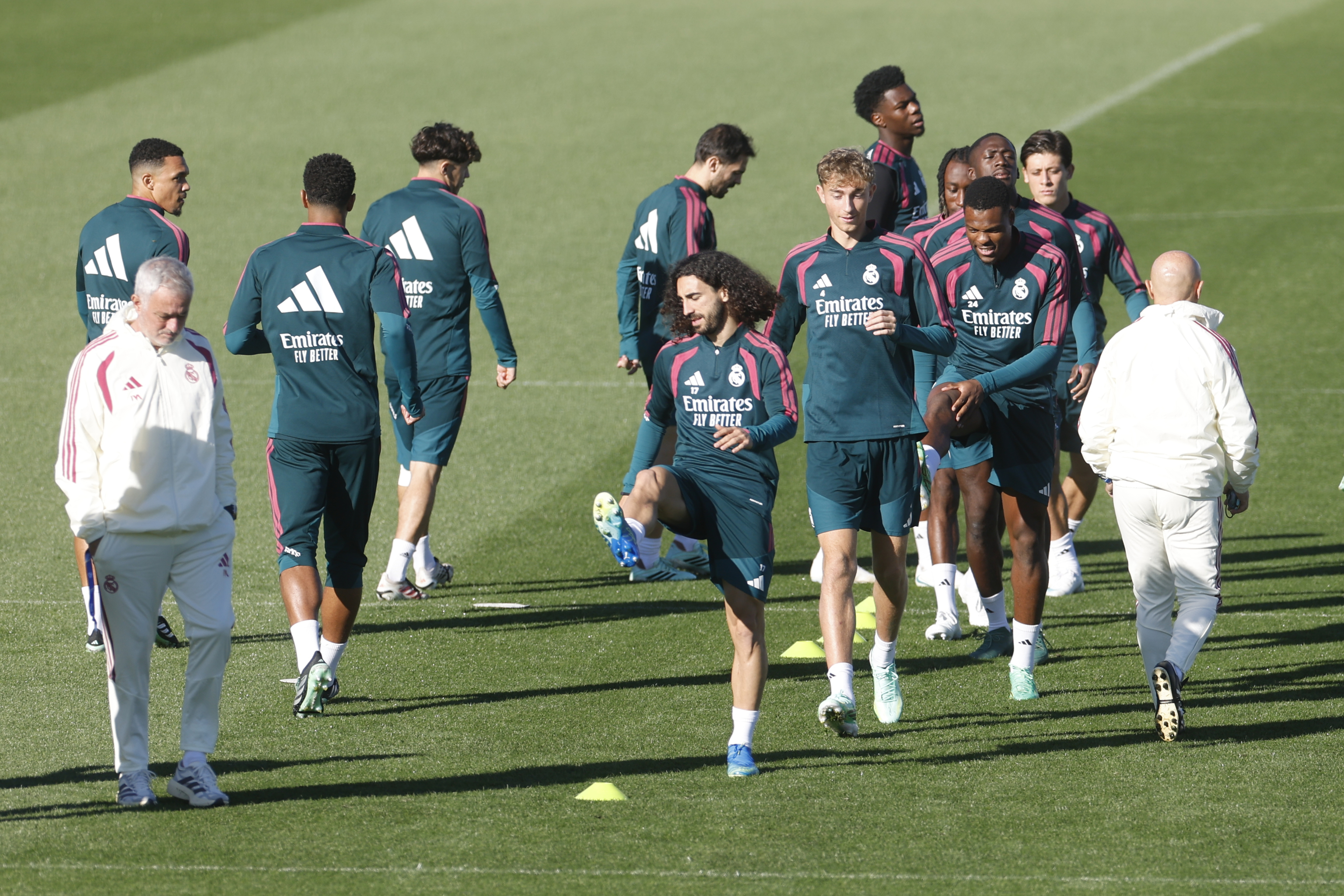 El Madrid vuelve al Bernabéu 28 días después: presión deportiva, ruido mediático y un examen para sus estrellas