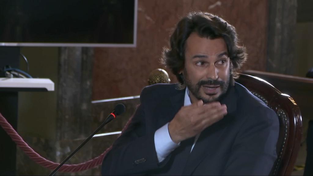 El juez que investiga a González Amador, pareja de Ayuso, imputa al presidente de Quirón Prevención, Fernando Camino