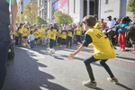 Los Dragones de Lavapiés, el club de fútbol con 60 nacionalidades, corta el centro para reclamar instalaciones deportivas: "La infancia pasa muy rápido y jugar en el barrio es una urgencia"