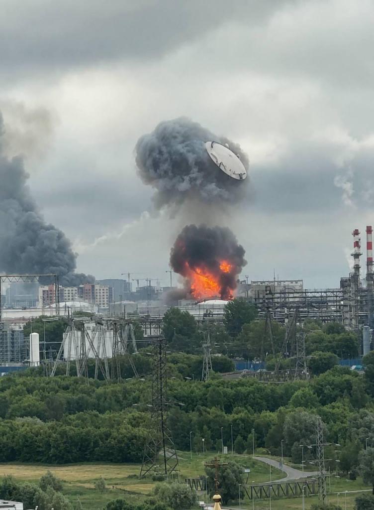 Ucrania ataca una terminal petrolera rusa horas después del acuerdo alcanzado entre Trump y Putin para liberar diésel ruso