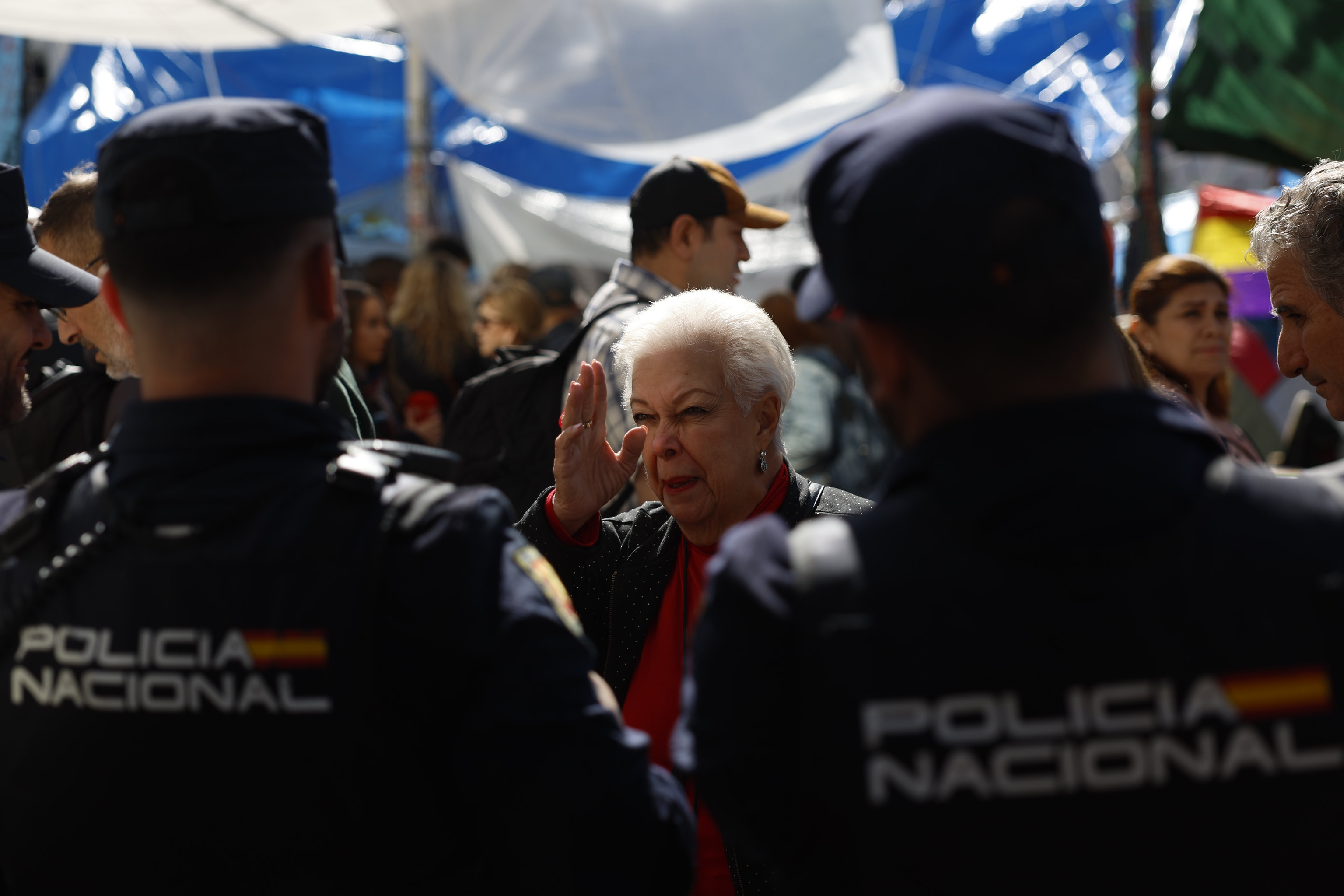 La Policía monitoriza a grupos radicales tras tres semanas de protestas en la Puerta del Sol por la vivienda