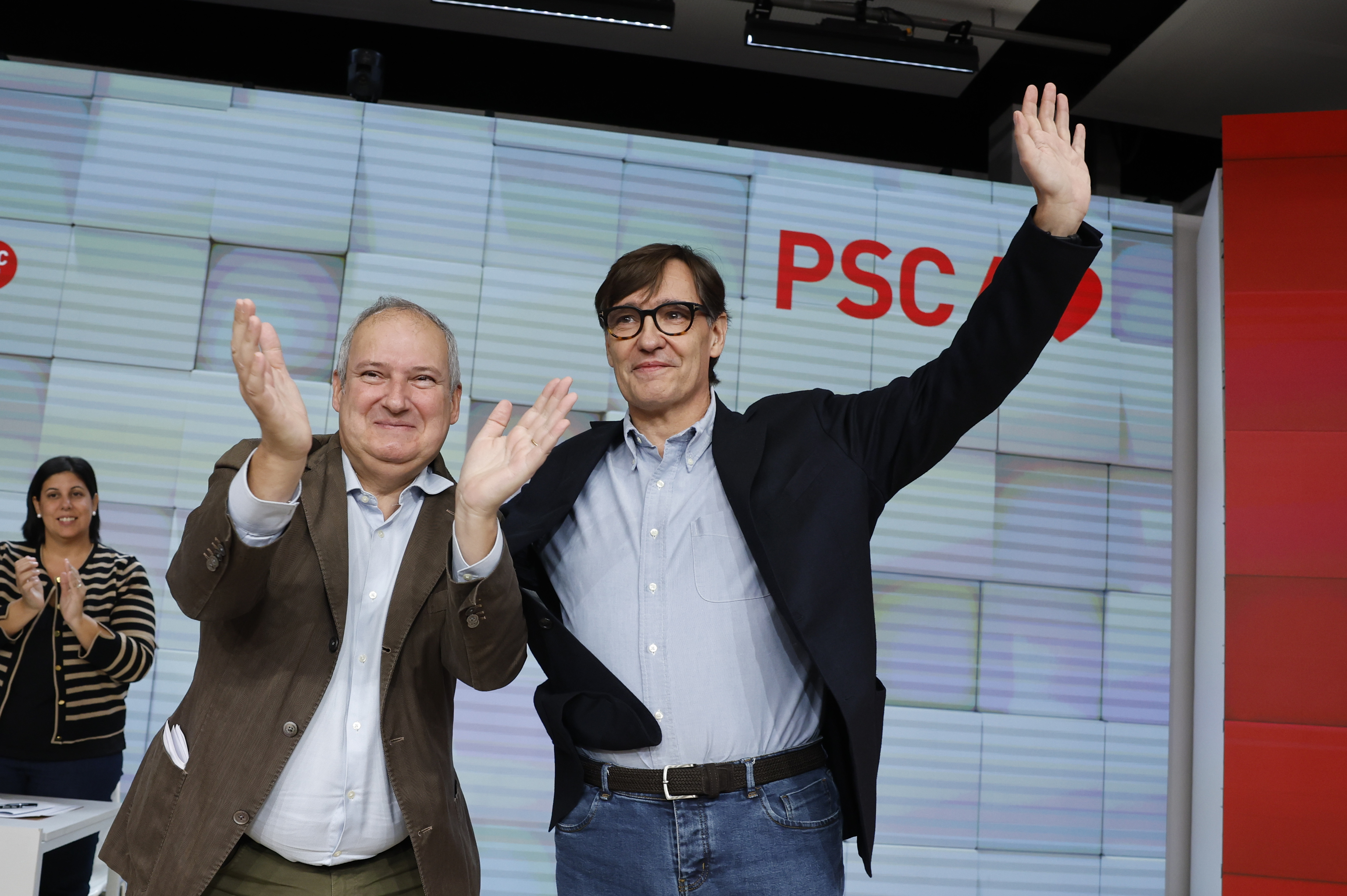 Salvador Illa y el ministro Jordi Hereu piden que Cataluña "vuelva a ser decisiva" para que "el gran patriota Pedro Sánchez" pueda gobernar tras las elecciones generales del  29-N