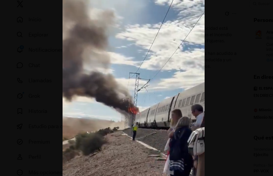 Interrumpida la circulación de Alta Velocidad entre Barcelona y Madrid por el incendio en la máquina de cola de un tren en Ricla (Zaragoza)