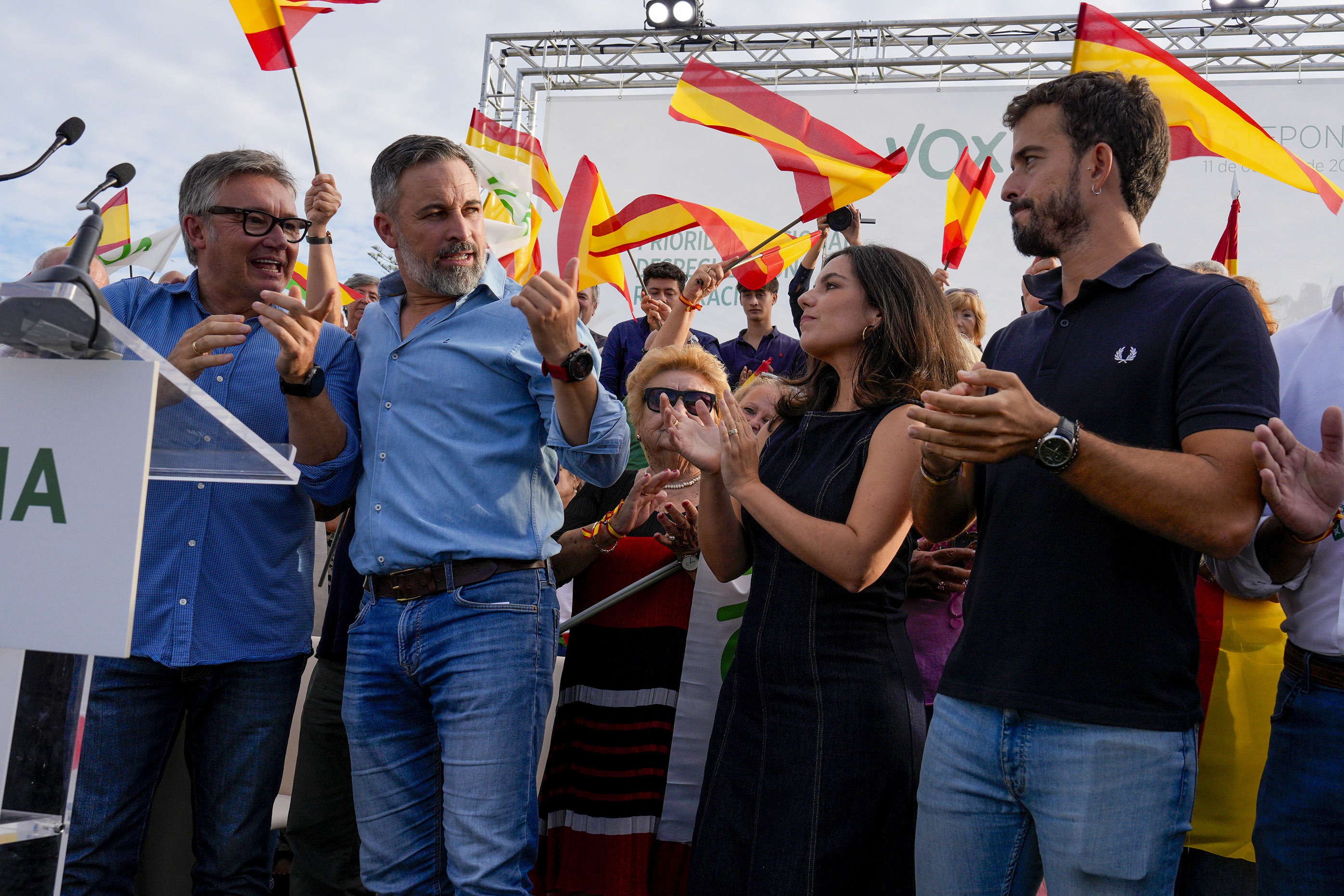 Vox sacude el mapa electoral: cerca al PSOE en Andalucía, lo supera en Murcia y da el sorpasso al PP en Cataluña