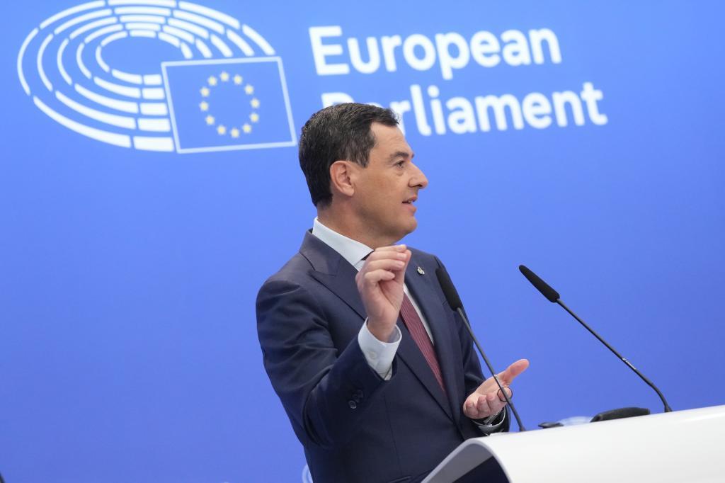Juanma Moreno: "Sería catastrófico para Andalucía que se centralicen los fondos europeos"