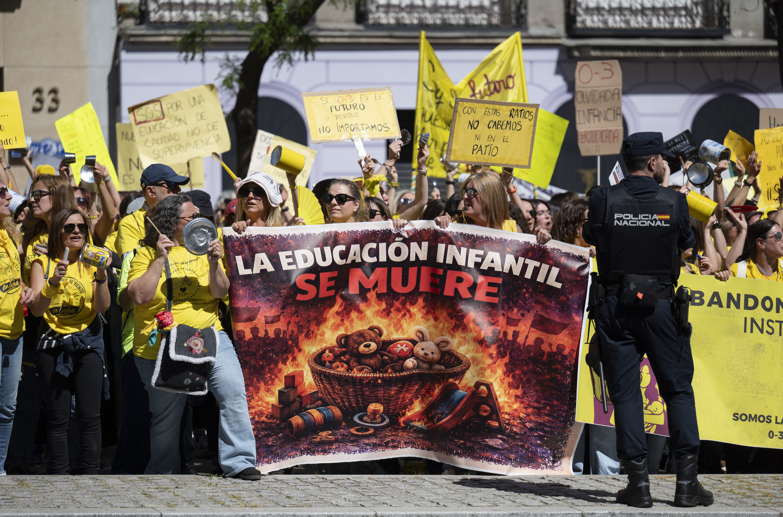 La Educación madrileña se lanza a una huelga indefinida contra Ayuso: "Sus exigencias son inalcanzables"