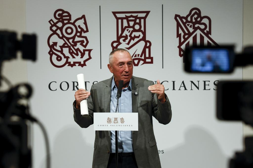 ¿Tres izquierdas en Valencia? Compromís lleva al límite la negociación con Podemos e Izquierda Unida