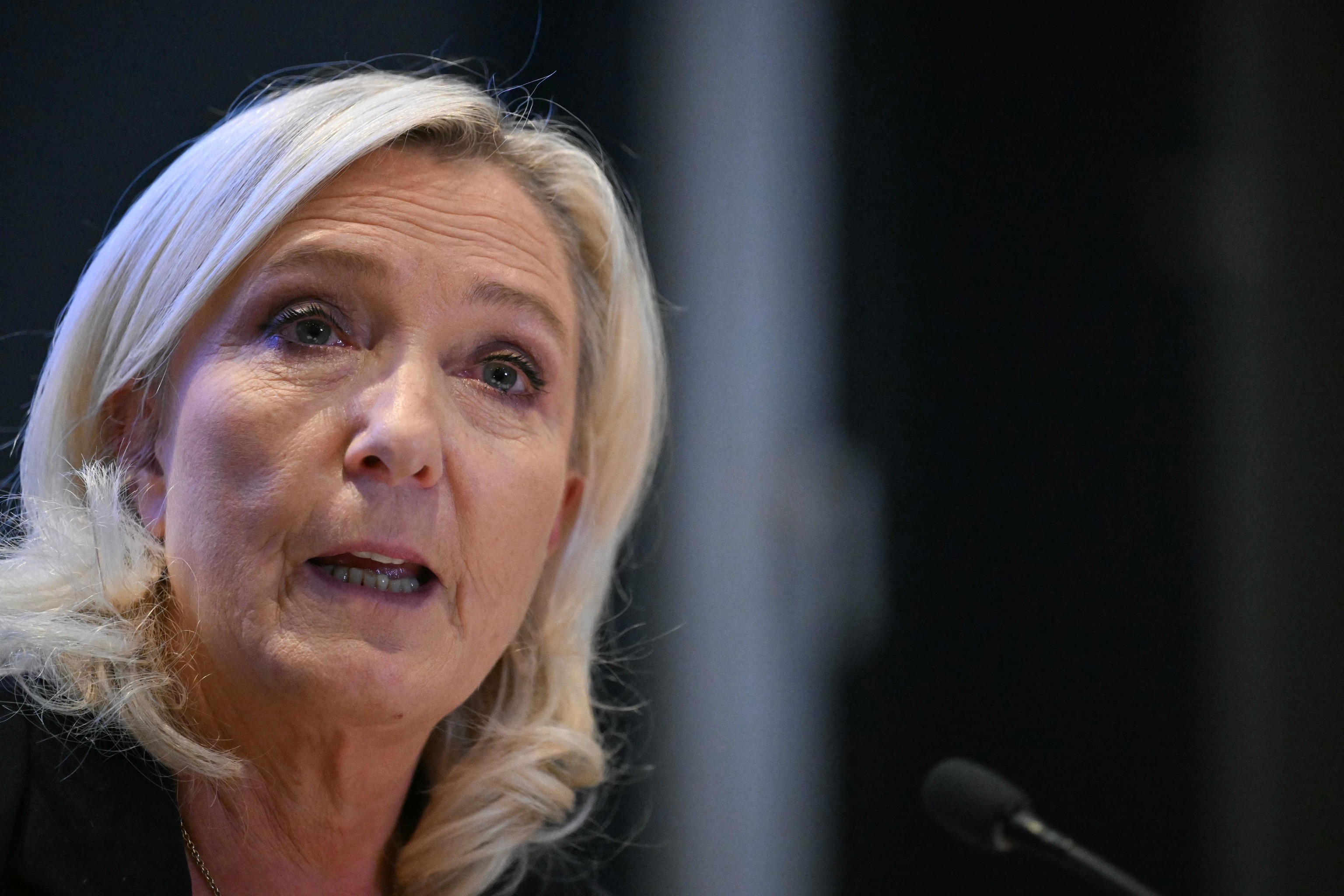 Le Pen advierte que retirará la ayuda a Ucrania en seis meses si es elegida presidenta