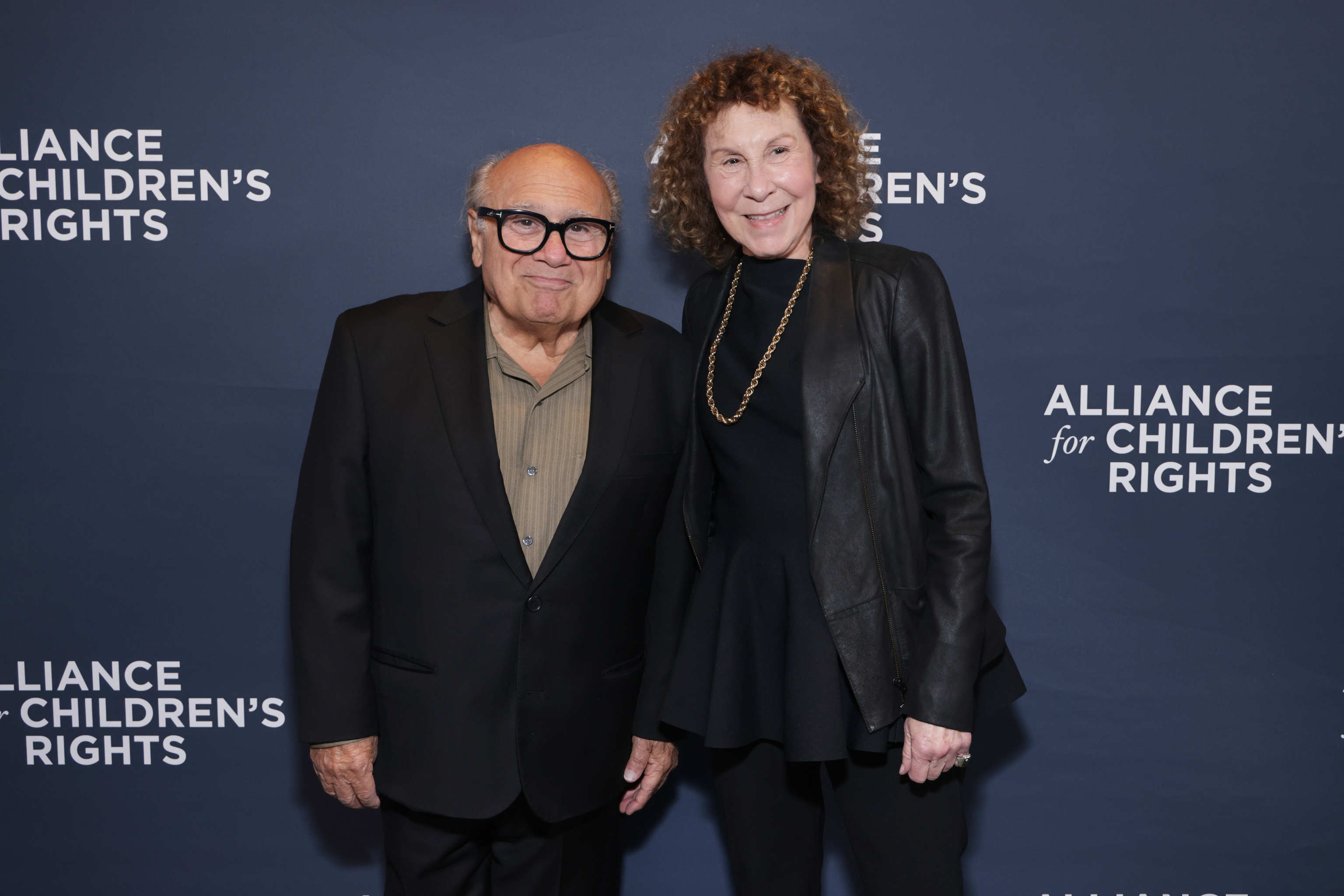 Danny DeVito, con dos de sus hijos en Sitges: así son Lucy, Jake y Gracie, fruto de su matrimonio con la actriz Rhea Perlman y criados en Hollywood
