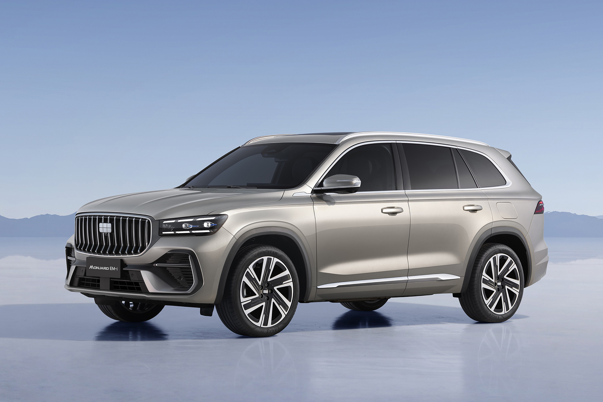 Más madera con los PHEV: llega el Geely Monjaro EM-i Ultra, con 334 CV y 906 km de autonomía