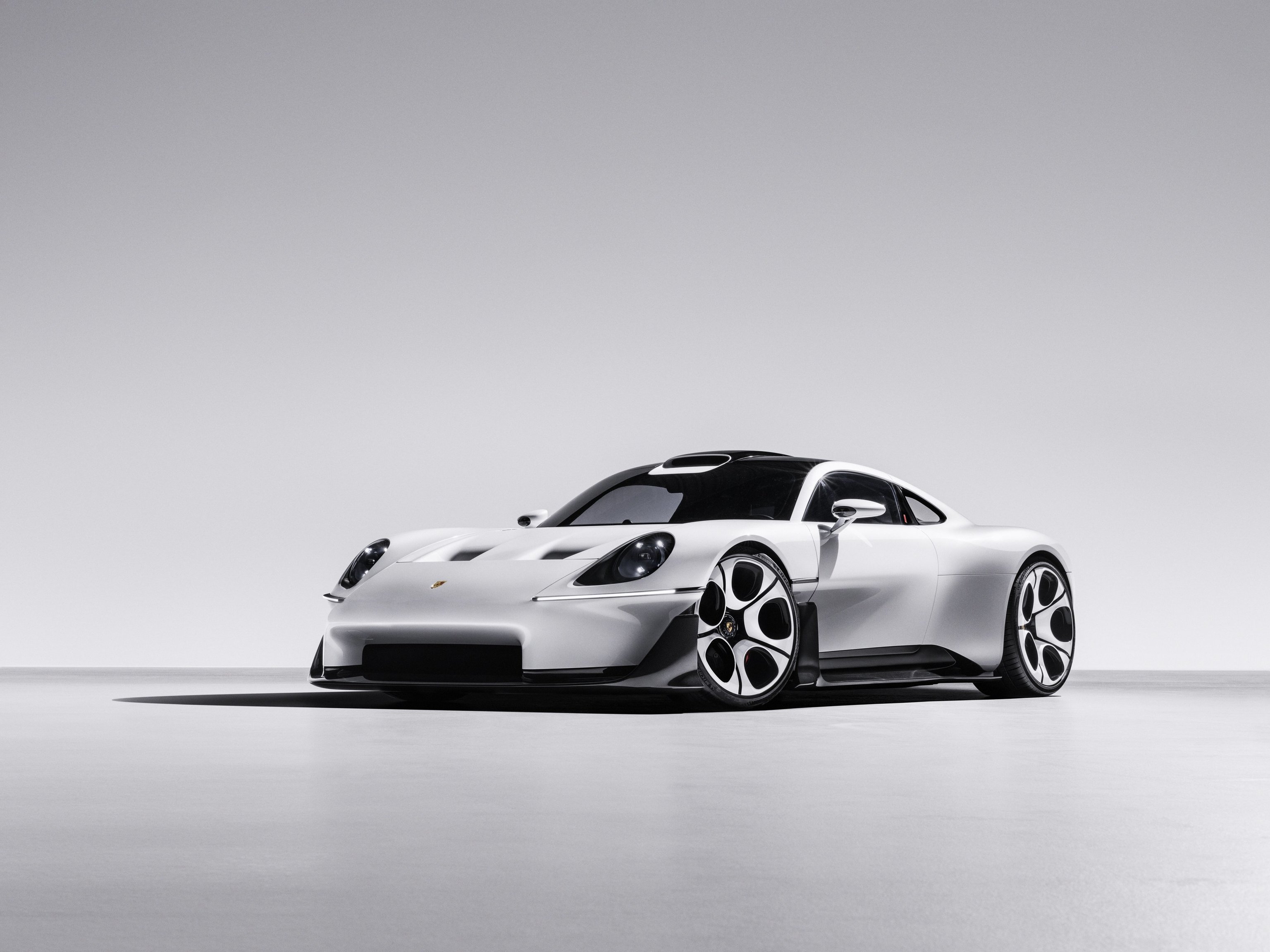 Porsche pone imagen a su nueva estrategia con el Mission S