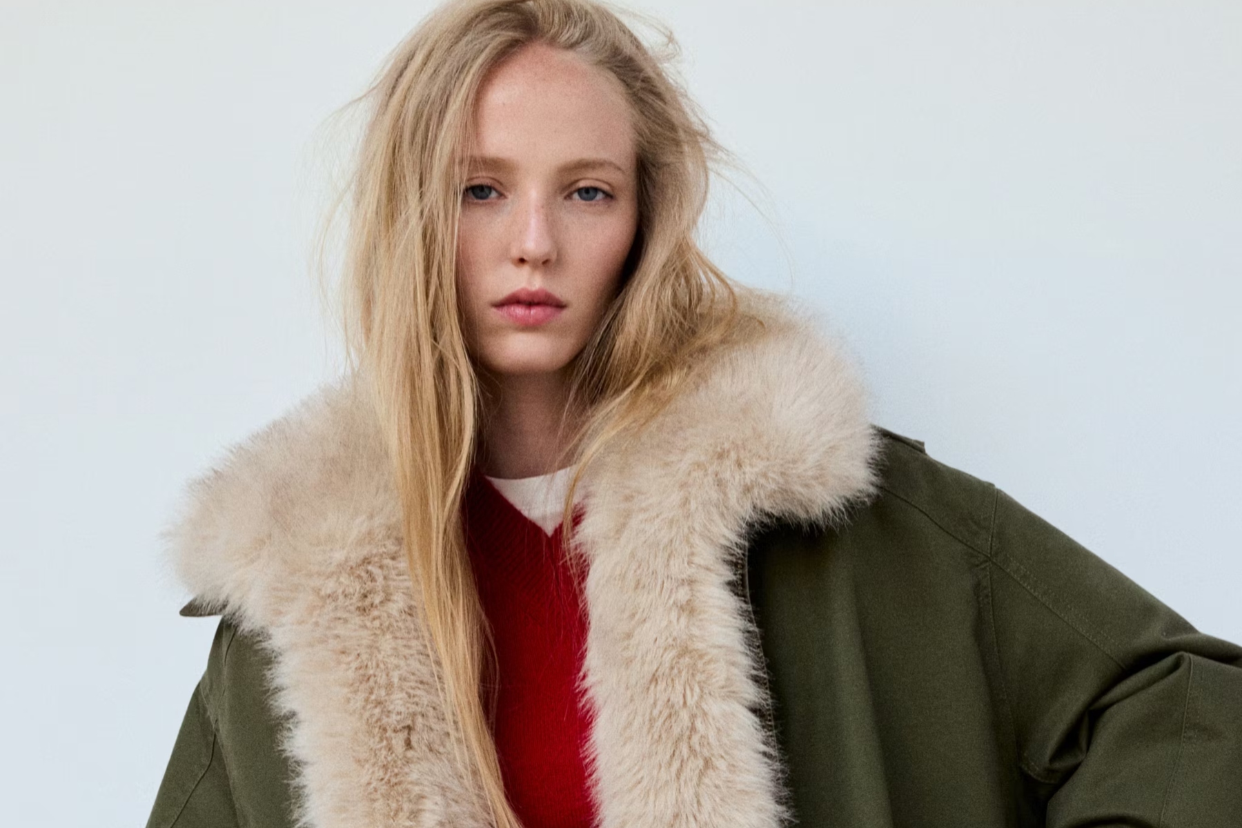 Adiós a los abrigos de siempre: las 7 parkas de Mango que elevan los looks de otoño y son ideales para combinar con jerséis de entretiempo