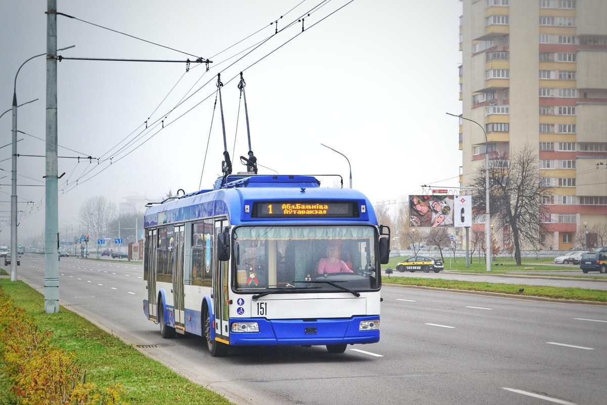 El BOE lo confirma: los autobuses con pasajeros de pie o sin cinturón no podrán superar los 80 km/h