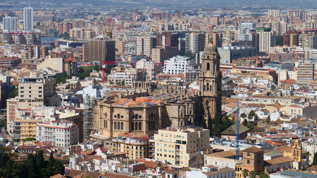 La búsqueda imposible de vivienda de Elvira en Málaga: "Por una habitación con una niña nos están pidiendo 800 euros"