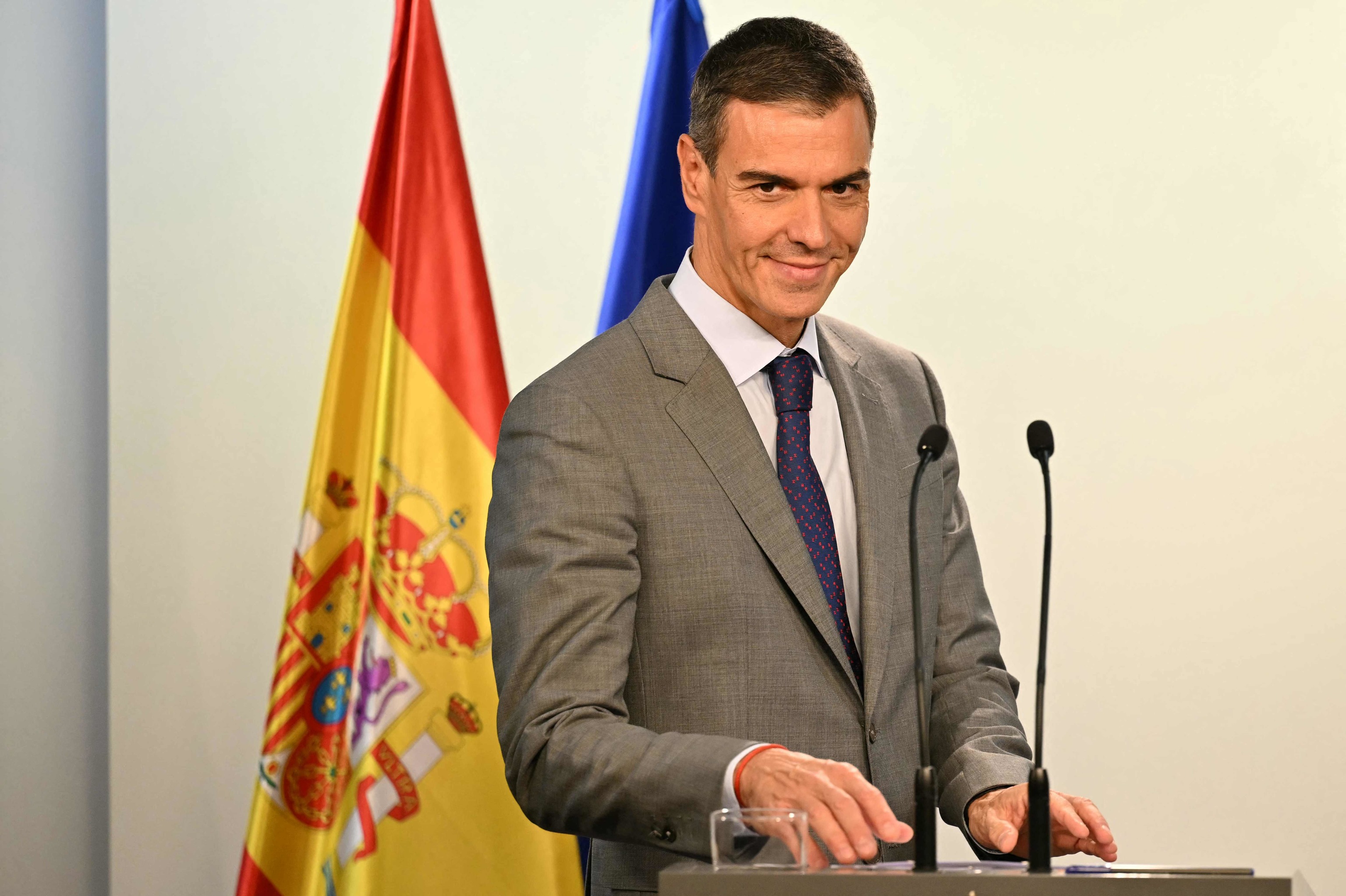 Sánchez bloquea las conclusiones de migración en las que los líderes de la UE criticaban su regularización masiva