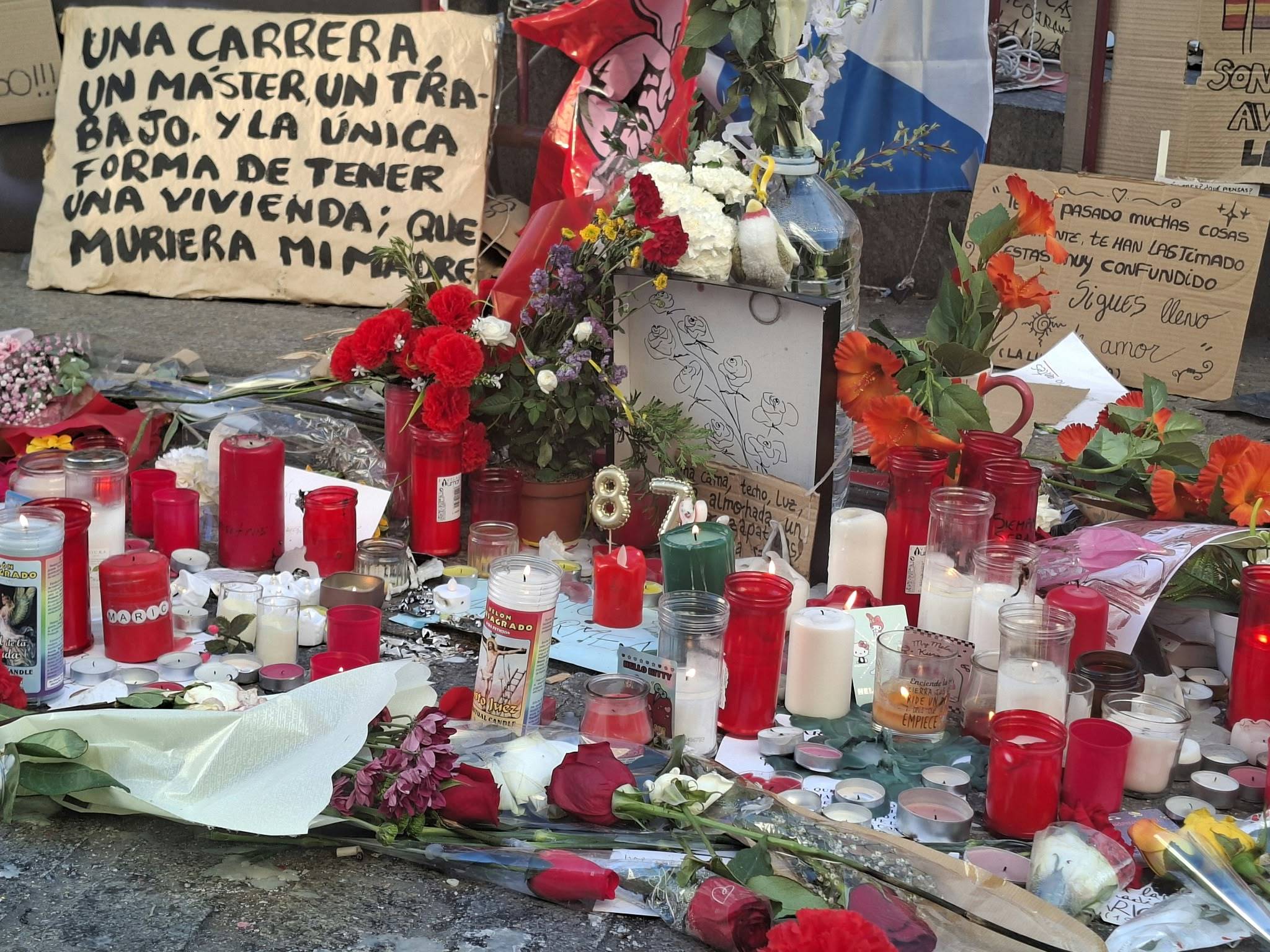 El Sindicato de Inquilinas denuncia que han "destrozado" el altar de Maricarmen en el Retiro