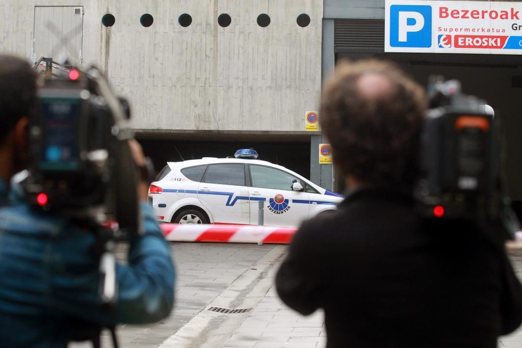 Dos detenidos en Irún investigados por terrorismo tras descubrirlos con información sobre fuerzas de seguridad, armas y explosivos