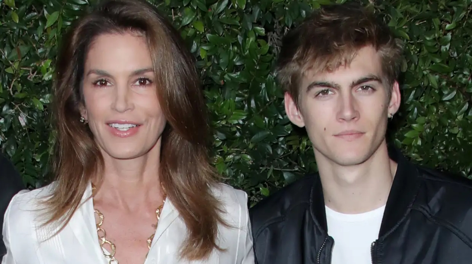 Cindy Crawford rinde un emotivo homenaje a su hijo Presley Gerber a casi un mes de su muerte