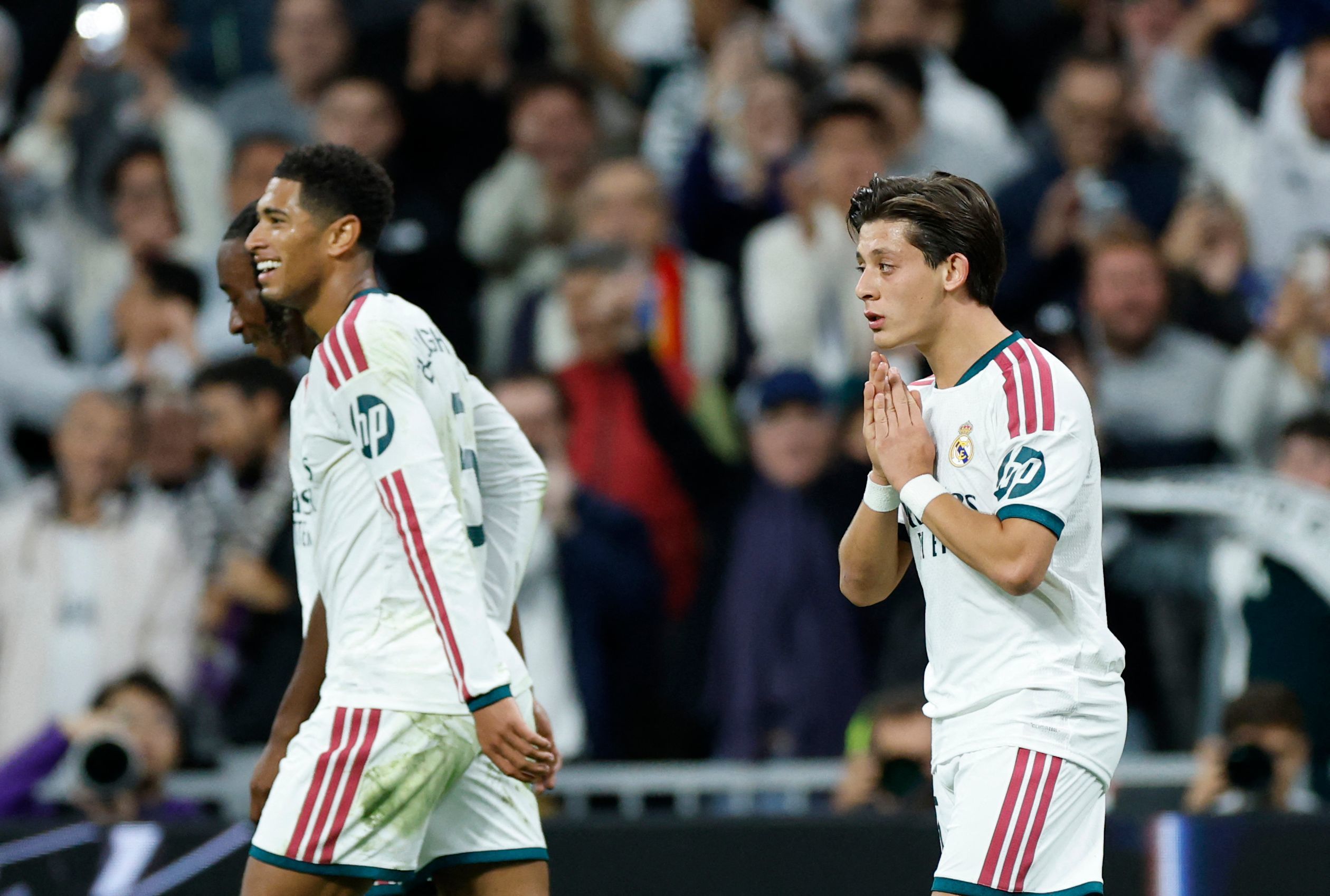 Mourinho no entiende "la obsesión" por la acción entre Güler y Peque y el Sevilla se queja: "Quizás no llamaron al VAR porque se ponían a nueve puntos del Barça"