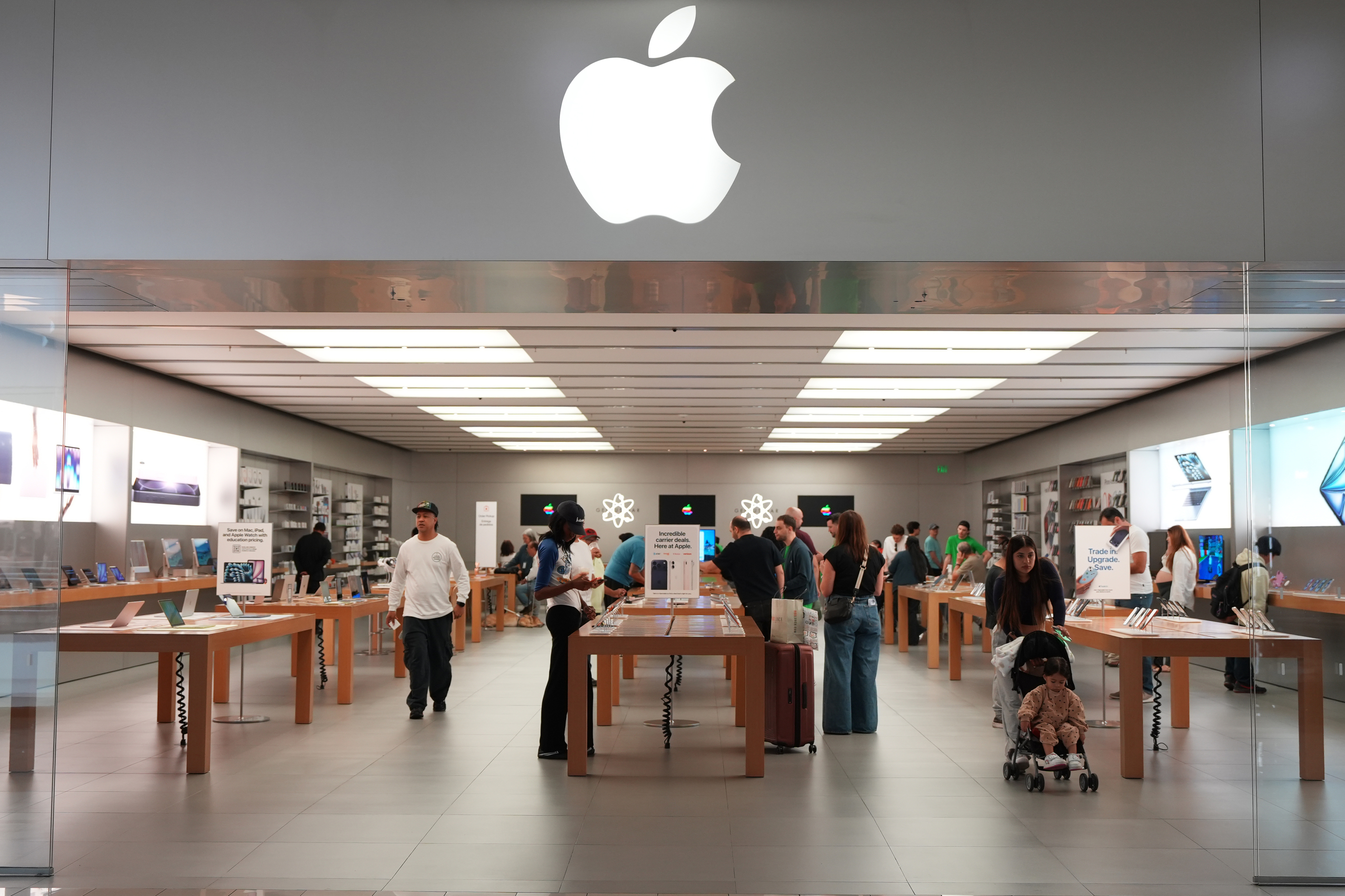 Apple endurece sus pautas de la App Store para frenar las aplicaciones que generan desnudos con IA