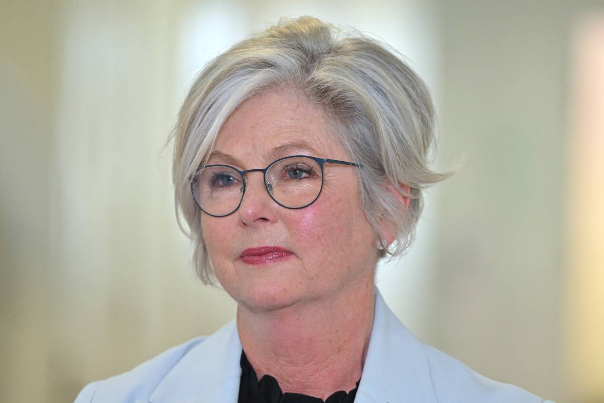 El conductor que atropelló a la diputada australiana Helen Haines dio "media vuelta" para embestirla dos veces contra su propio vehículo