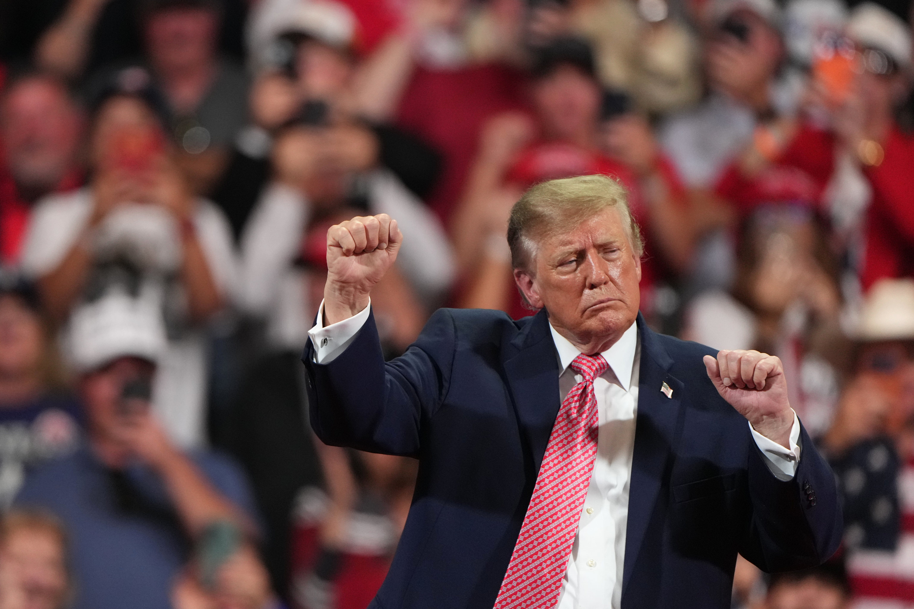 Trump hace de nuevo guiños a Putin y vuelve a amenazar con irse de la OTAN