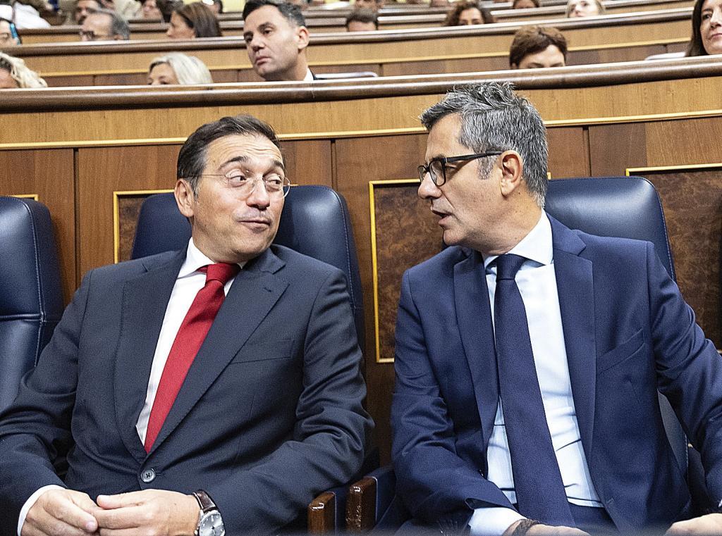 El PP amenaza por fax a Albares con llevarlo a los tribunales si Exteriores no cumple los requisitos del TS para el voto suspendido por la ley de nietos