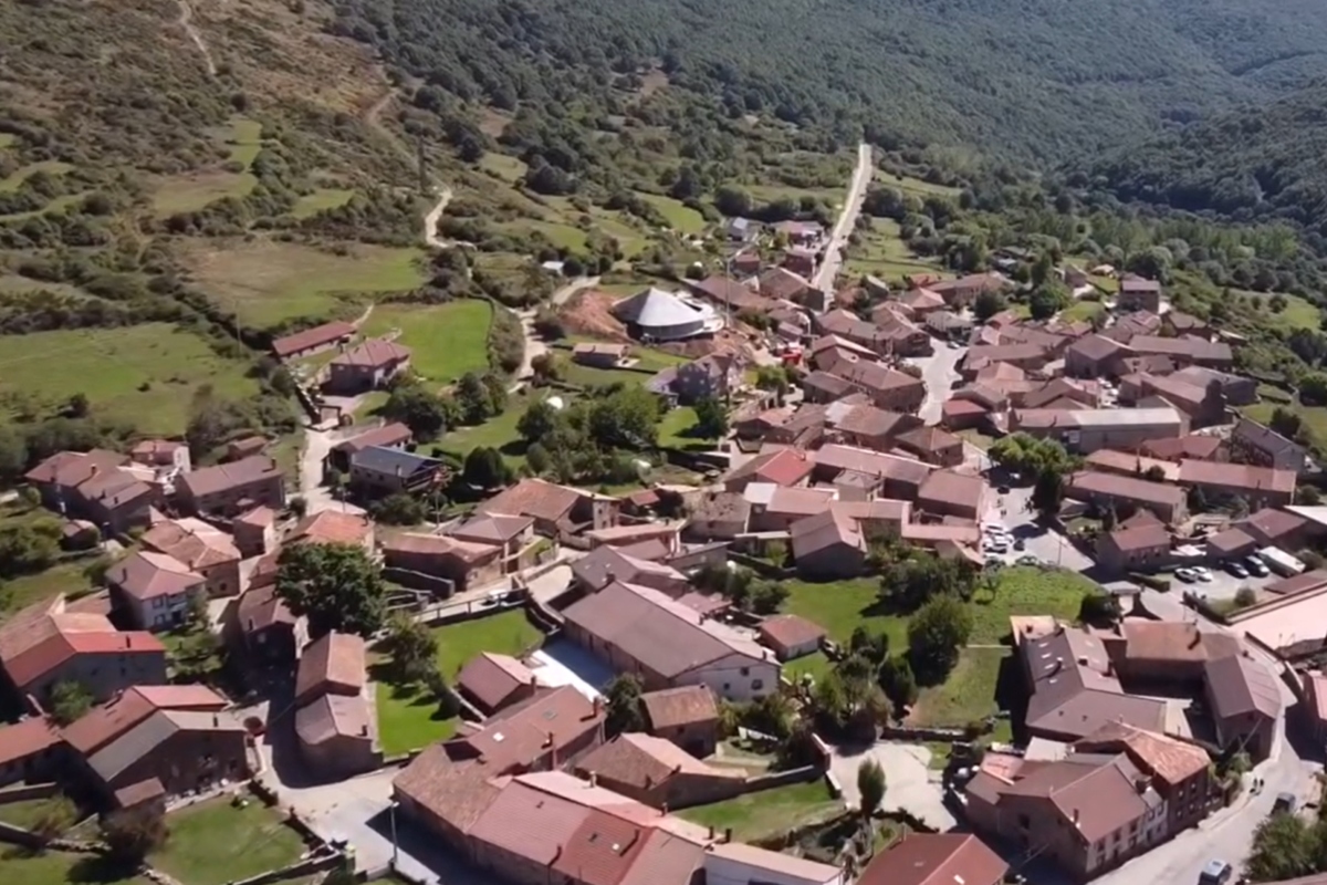 El pueblo más antiguo de España está en Palencia: menos de 300 habitantes, iglesias románicas y cascadas