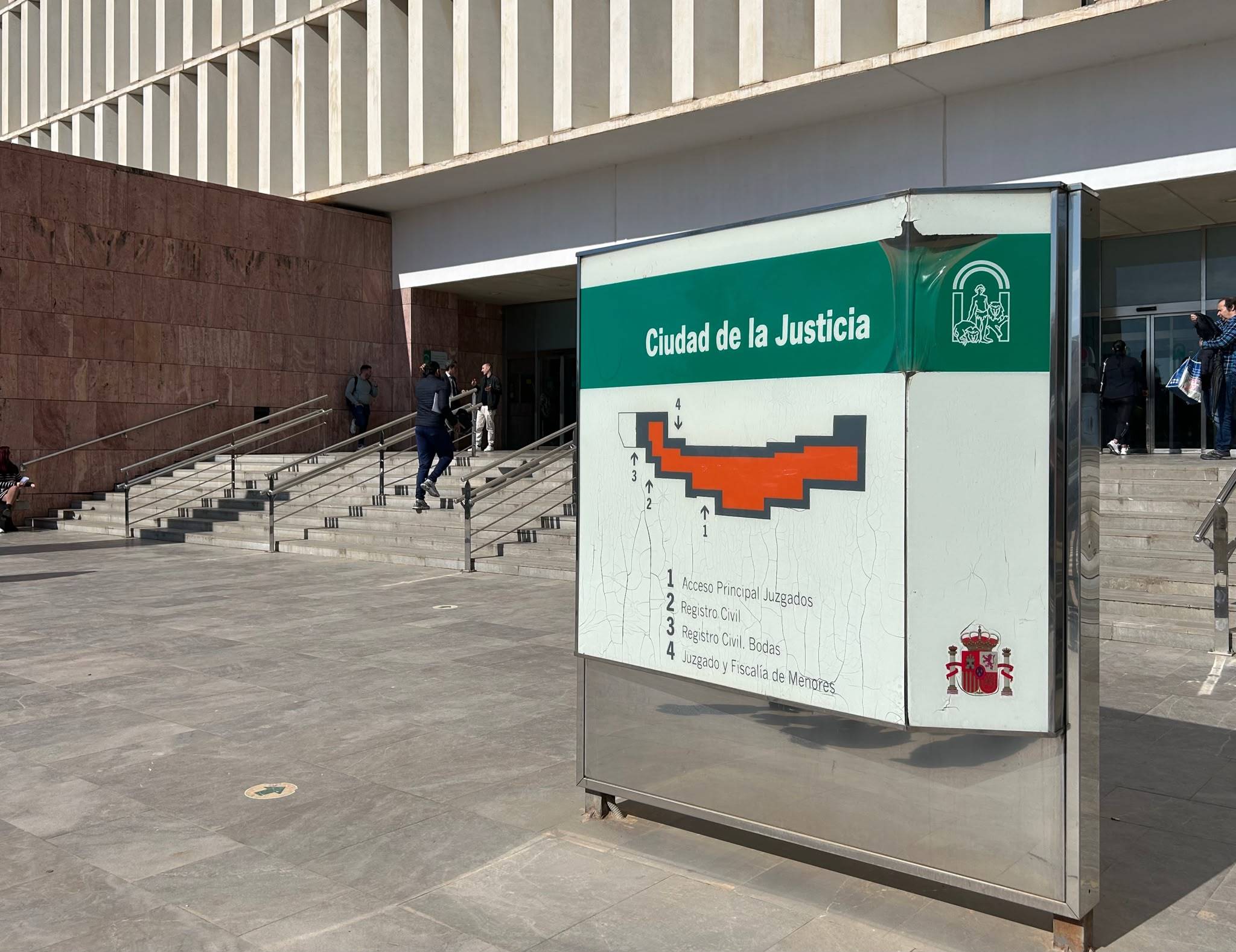 Uno de los acusados en un caso de asesinato en Marbella no se presenta y el juicio se suspende por tercera vez