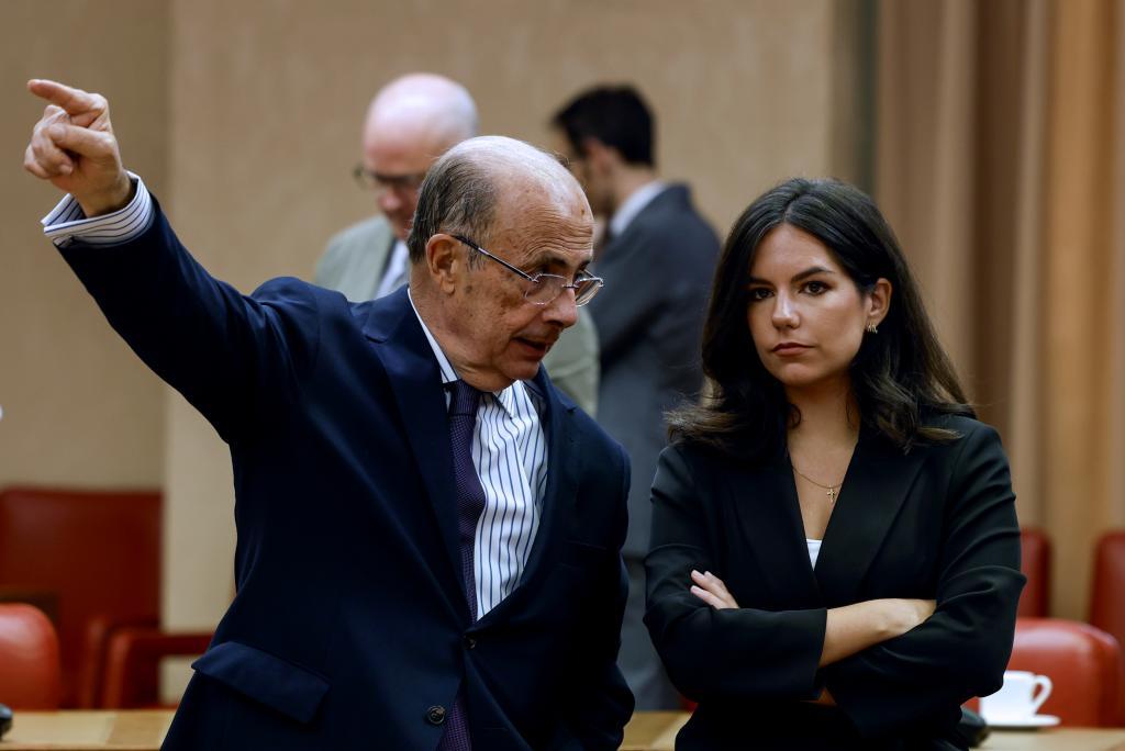 Vox relega a Carlos Flores en la lista por Valencia en favor de Gil Lázaro y sitúa a la presidenta de las Cortes en la de Castellón