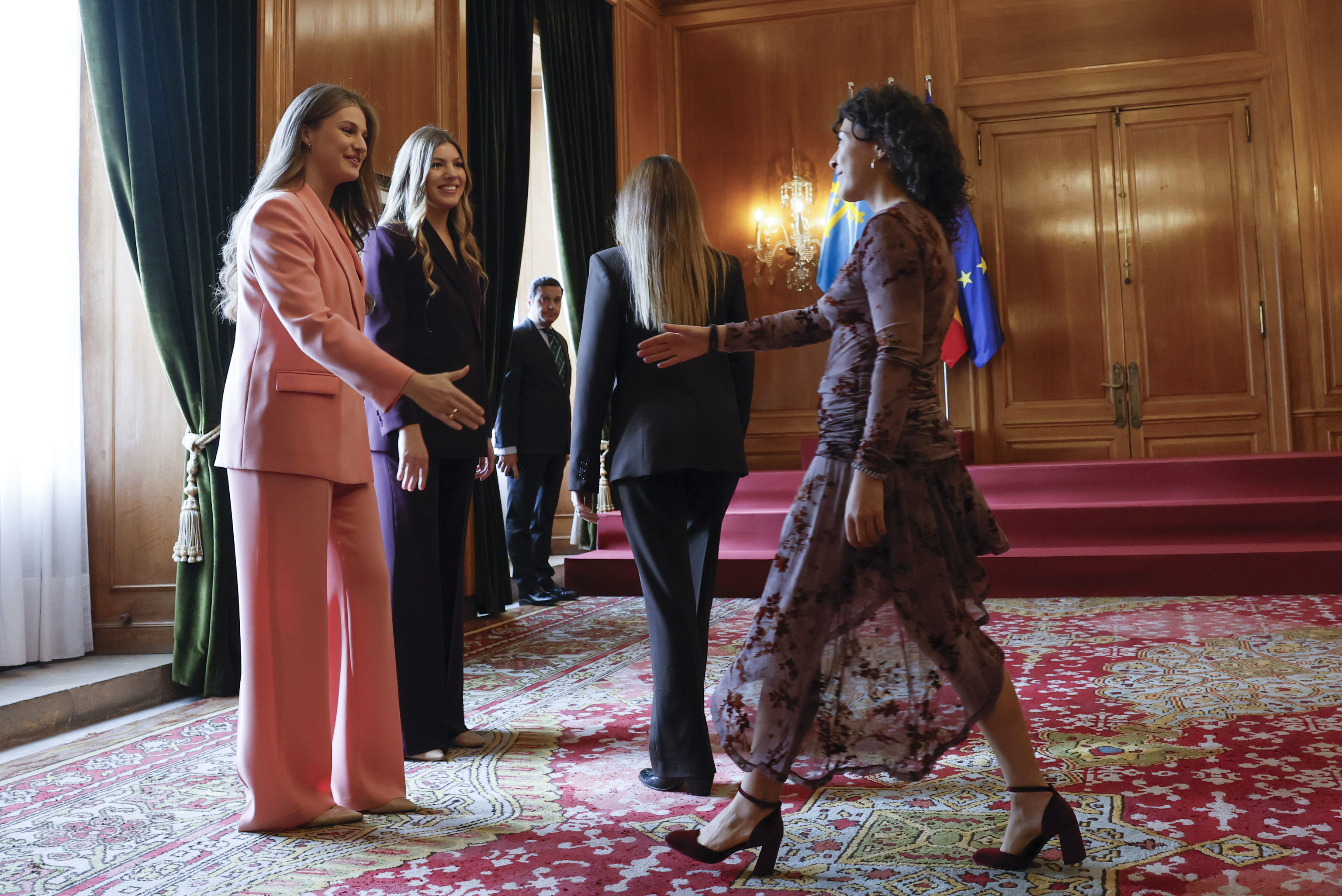 El paso al frente de Leonor, en solitario, en los Princesa de Asturias: complicidad con los premiados y seguridad