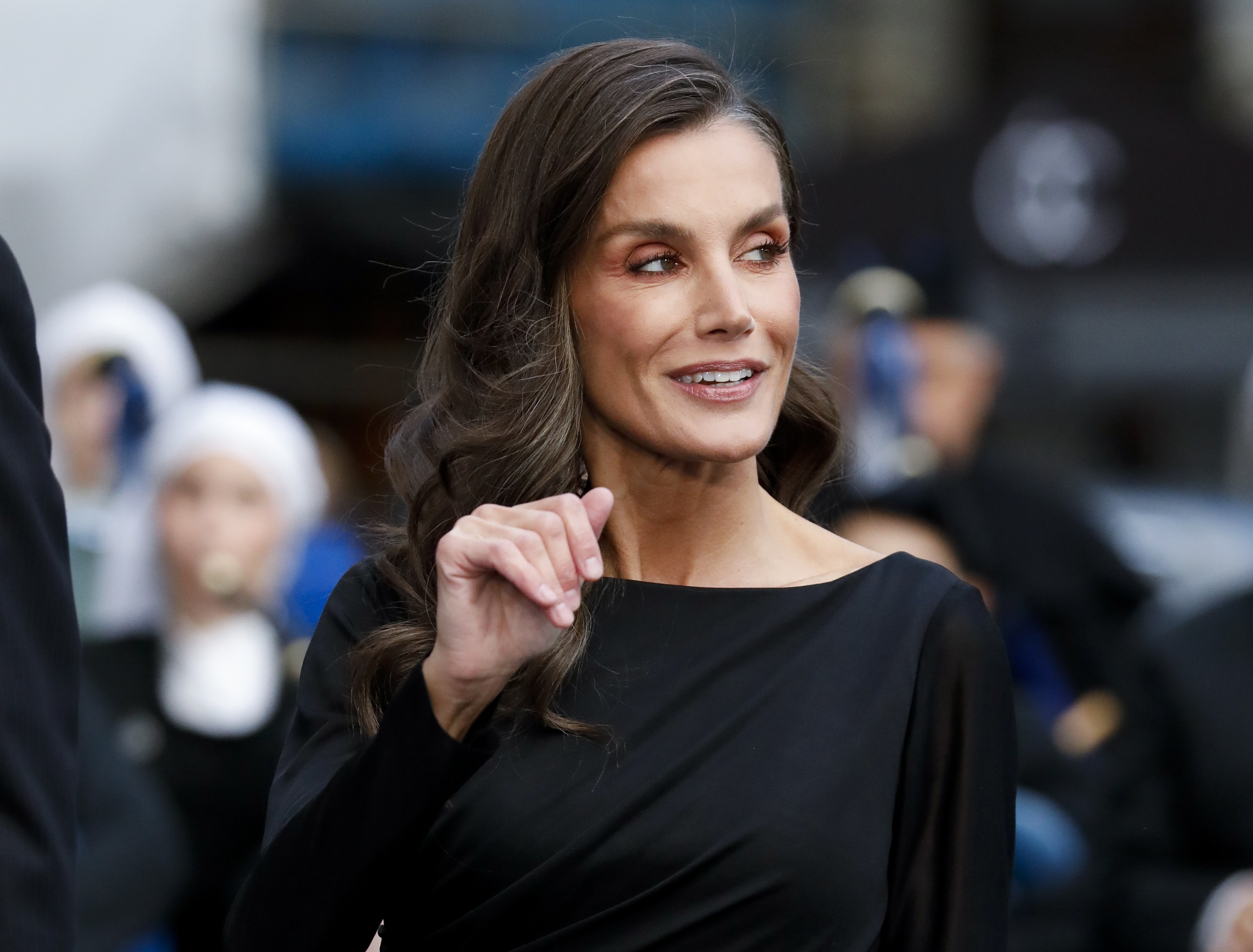 Premios Princesa de Asturias 2026: la Reina Letizia, con un vestido de tejido reciclado, y la Princesa Leonor, a medida, eligen moda española