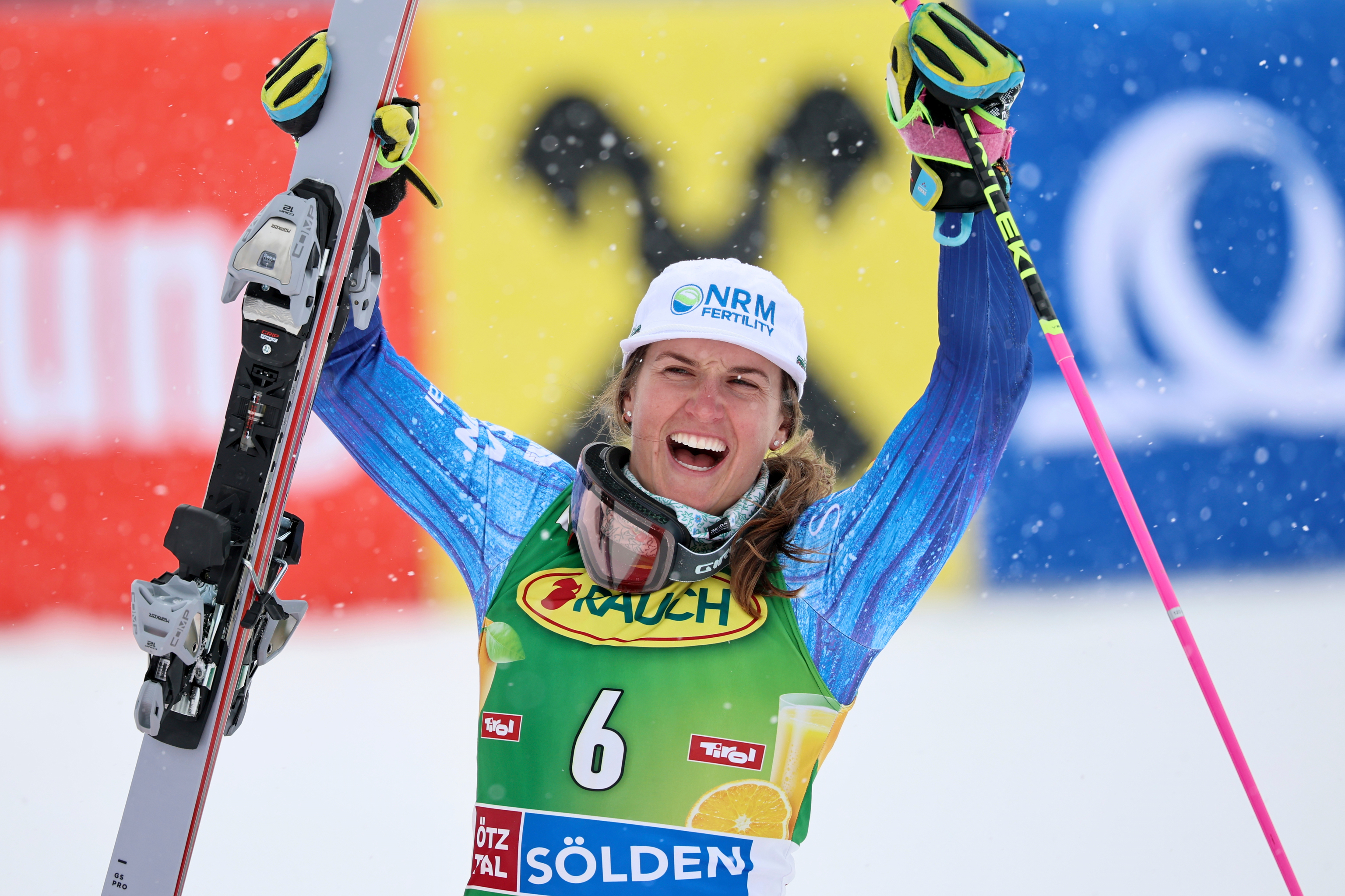 Paula Moltzan se impone en el estreno de la Copa del Mundo de esquí