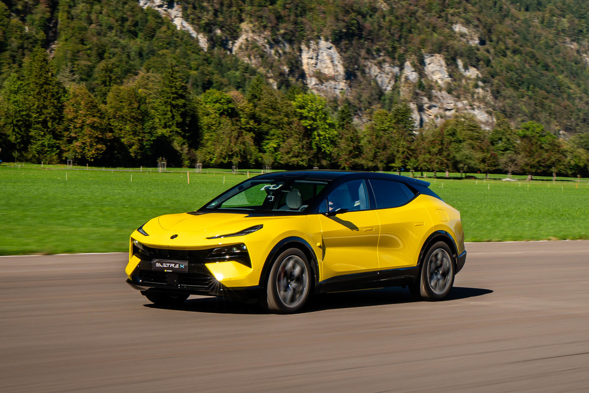 Al volante del Lotus Eletre X